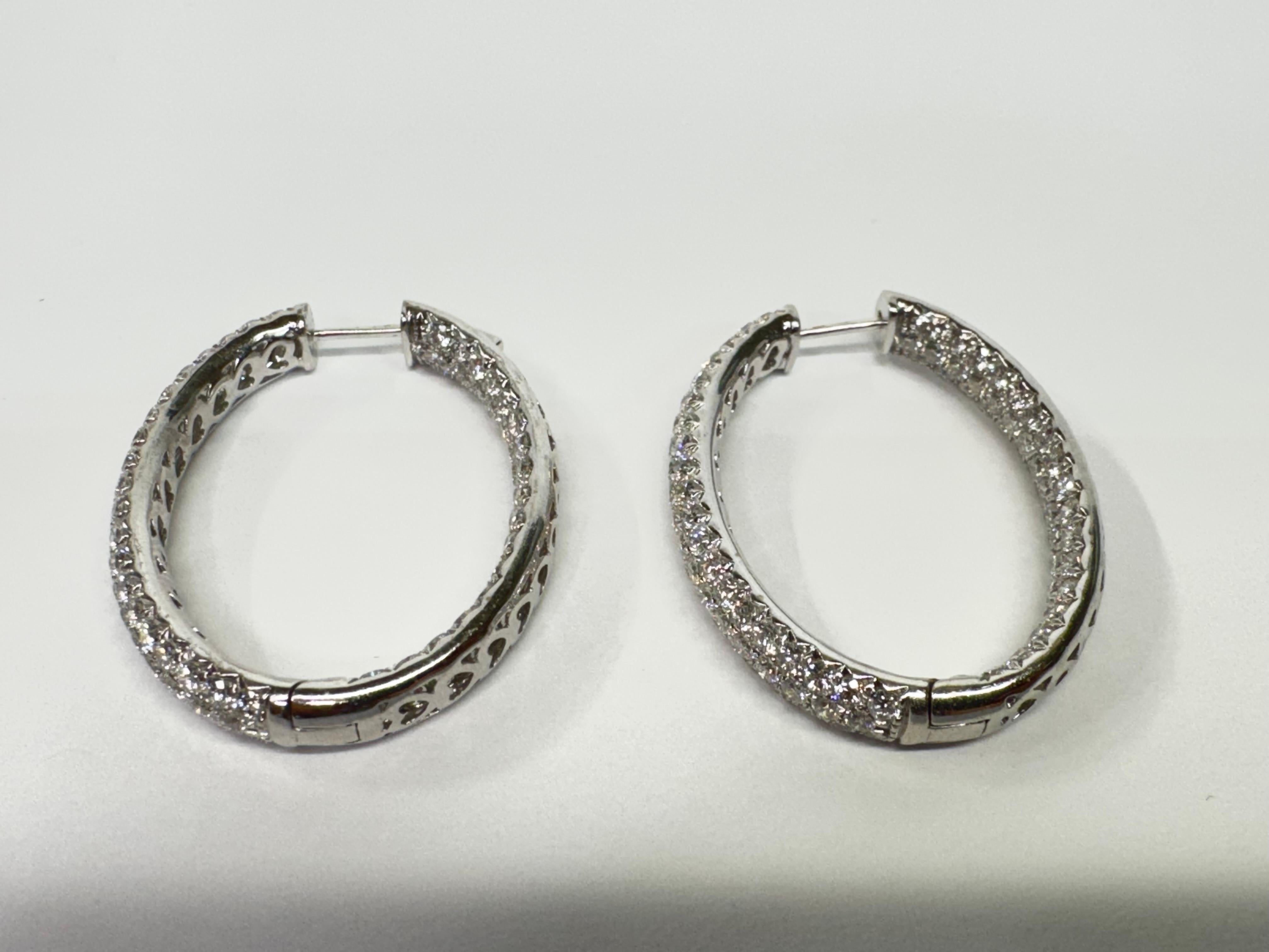 Round Cut 18k White Gold Diamond Hoop Earrings For Sale
