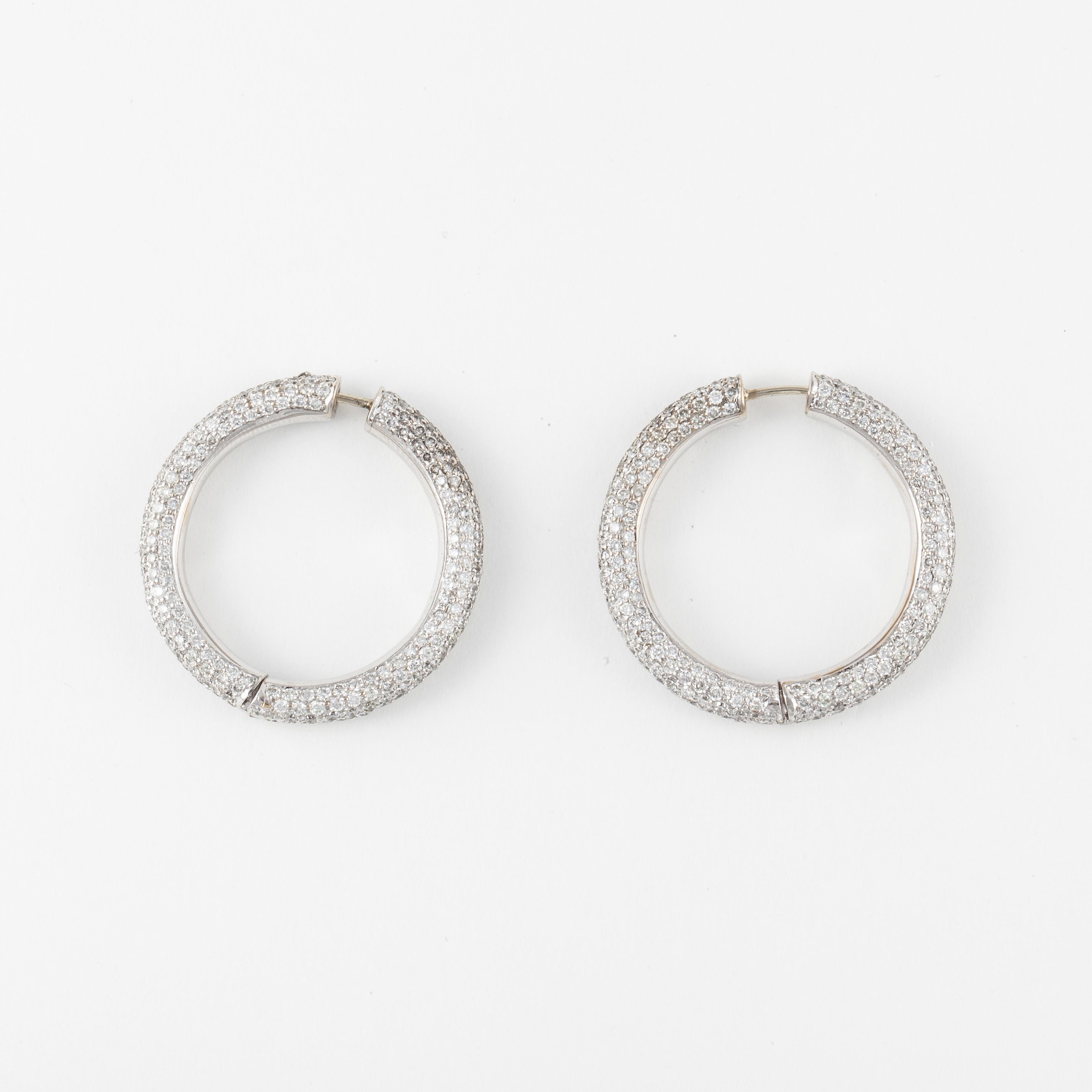 18K White Gold Diamond Hoop Earrings In Good Condition For Sale In Houston, TX
