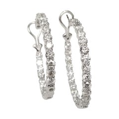 Boucles d'oreilles créoles en or blanc 18 carats avec diamants 11,03 carats.