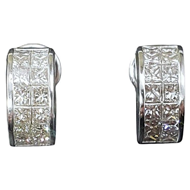 Boucles d
oreilles en or blanc 18K avec diamants et dos Omega #23627 en vente