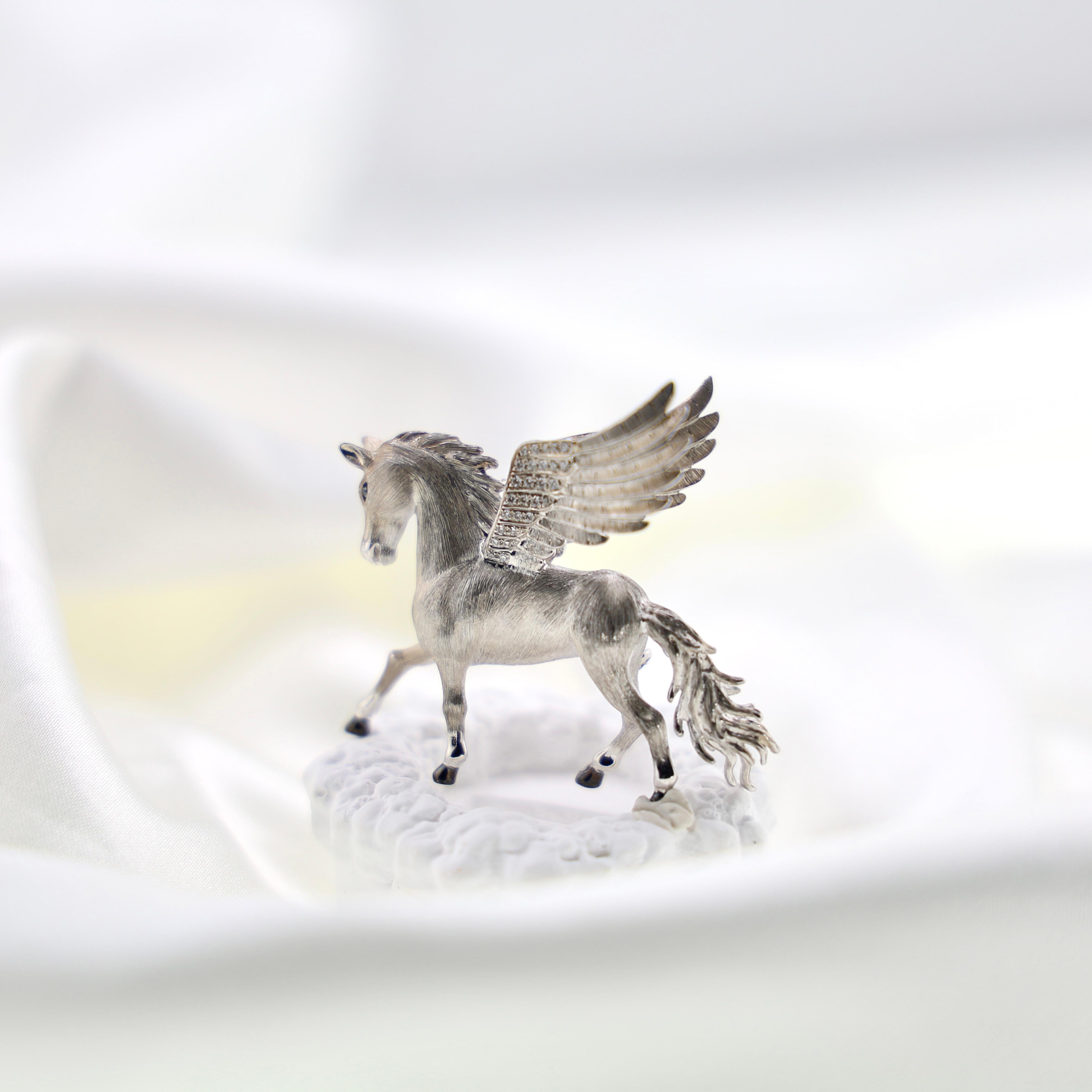 18K White Gold Diamond Horse Brooch & Pendant For Sale 2