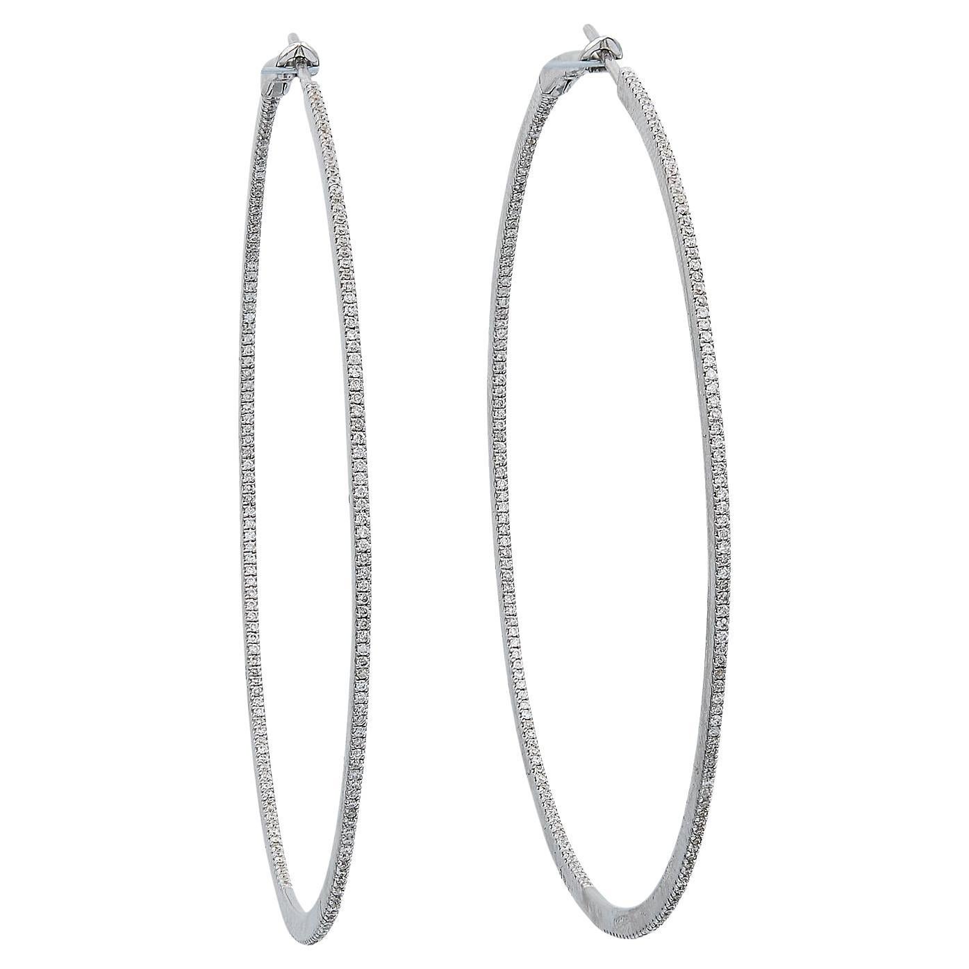 Orecchini a cerchio con diamanti in oro bianco 18k