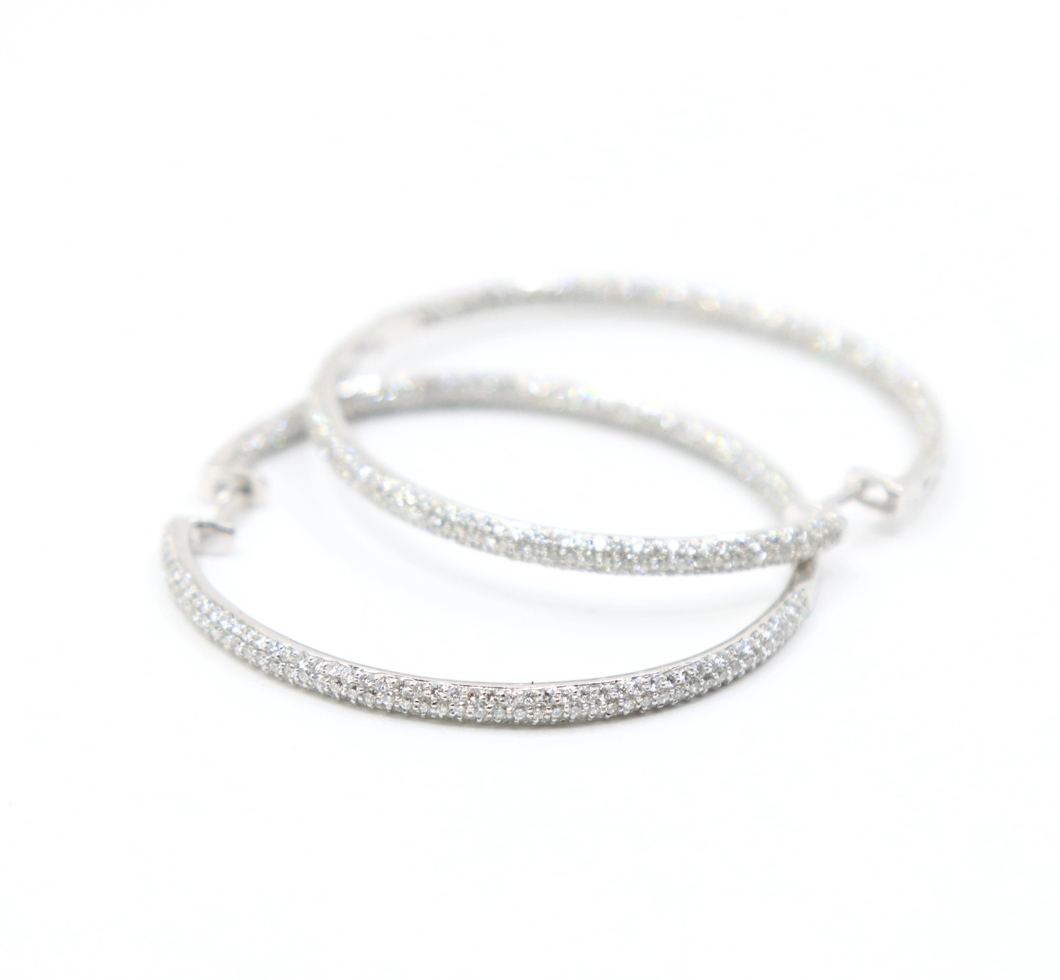 Boucles d'oreilles en or blanc 18 carats avec diamants Pour femmes en vente