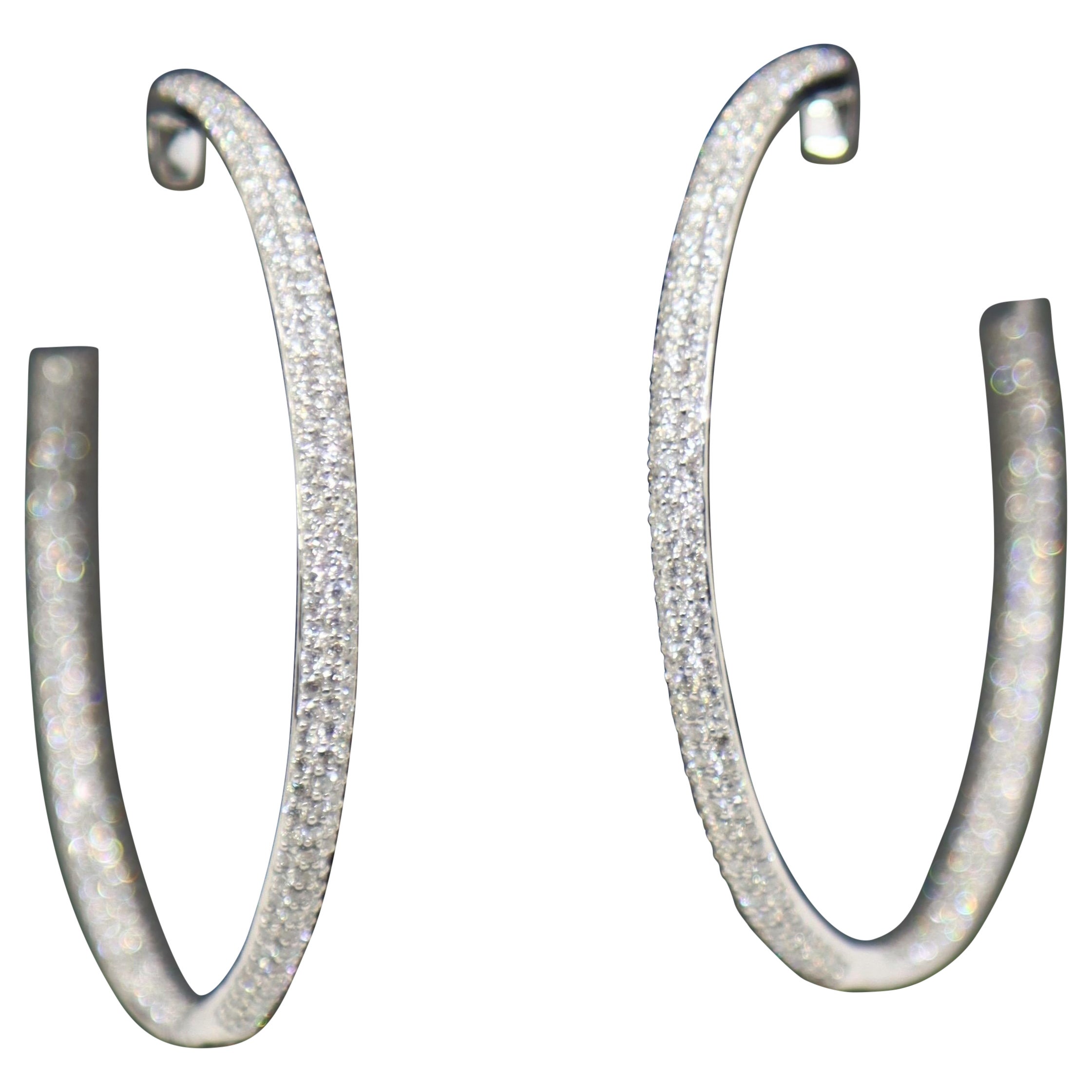 Orecchini a cerchio grandi con diamante in oro bianco 18K