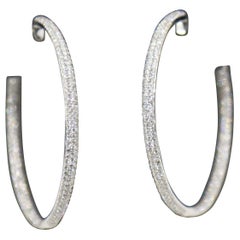 Orecchini a cerchio grandi con diamante in oro bianco 18K