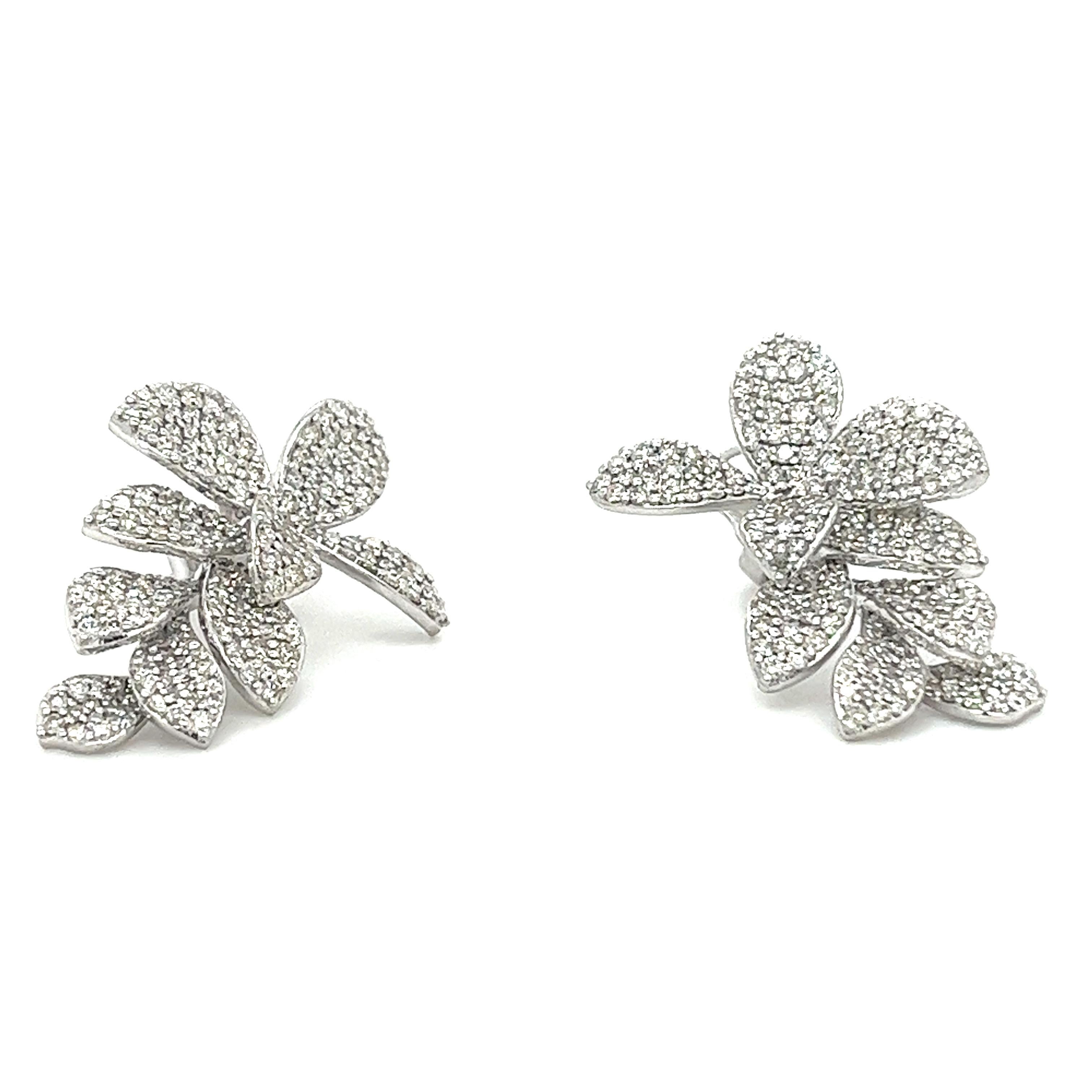 Round Cut 18K White Gold Diamond Leaf Earrings For Sale