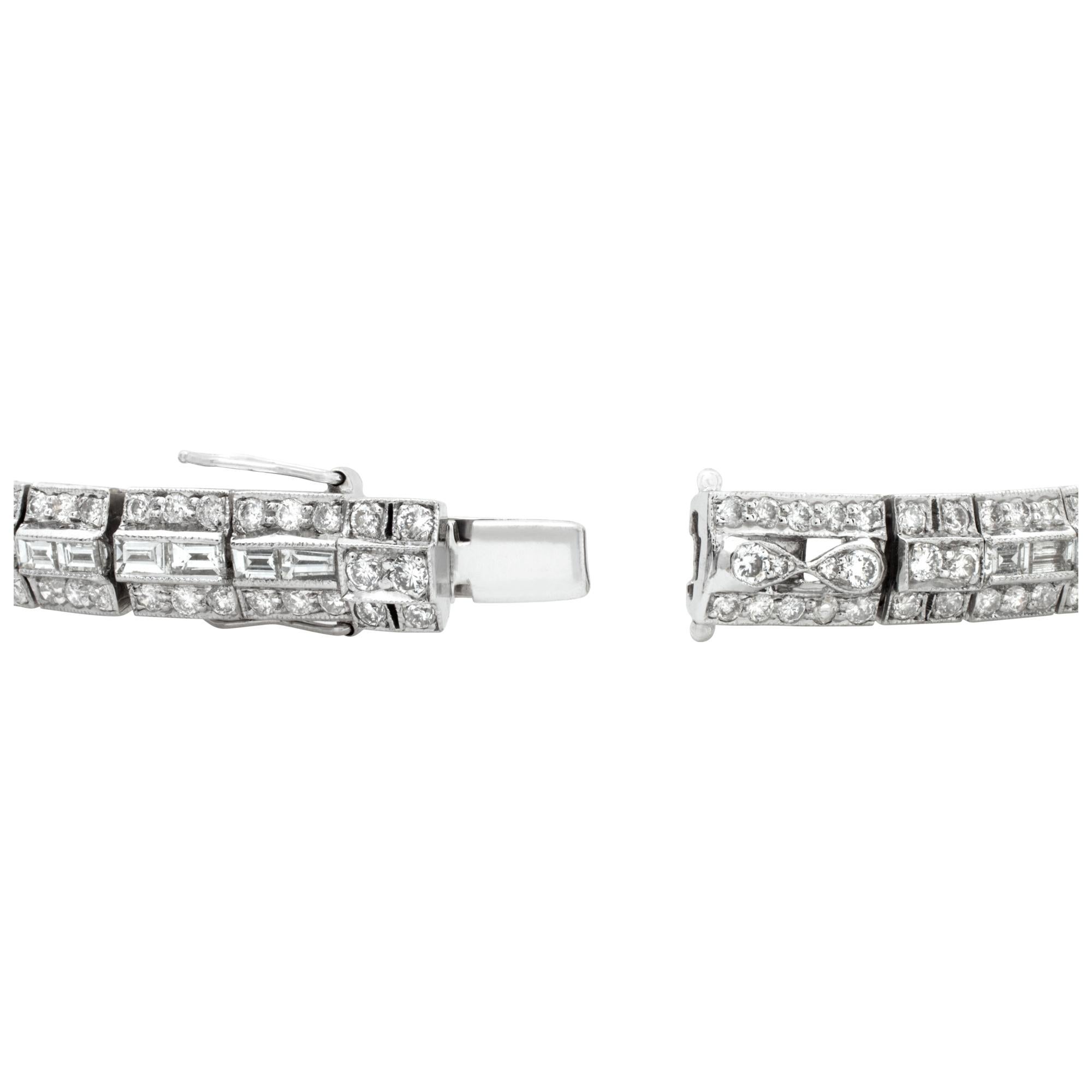 18k white gold diamond line bracele with 4.55 carats in round and emerald cut di In Excellent Condition In Surfside, FL