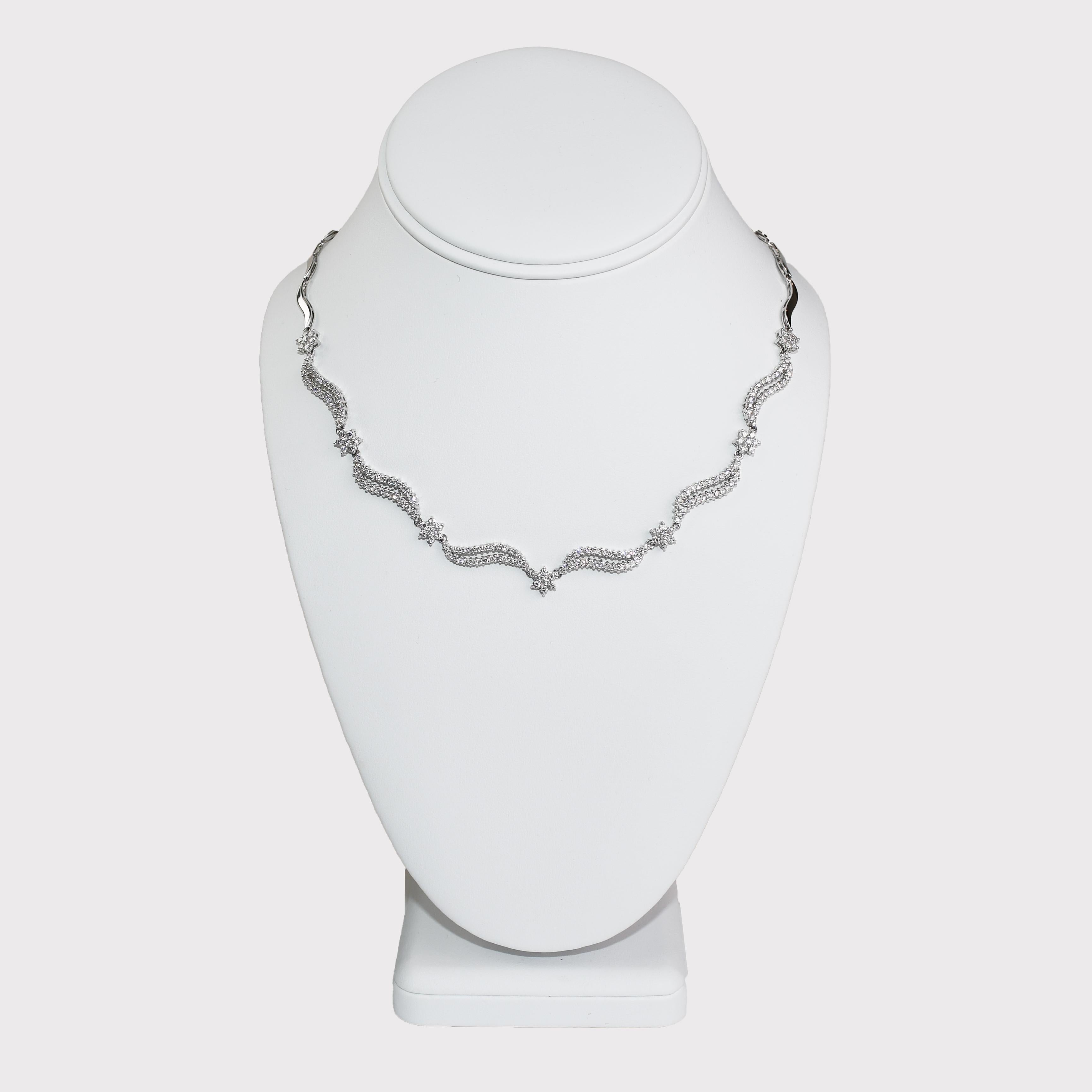 Collier en or blanc 18 carats avec diamants 2,00 carats Unisexe en vente