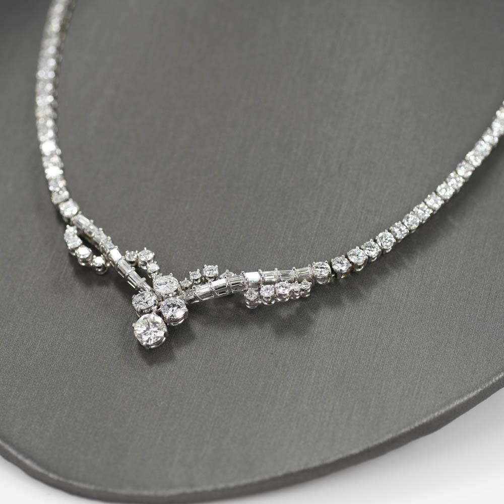 Women's 18K White Gold Diamond Necklace, 8.81tdw, 22g For Sale