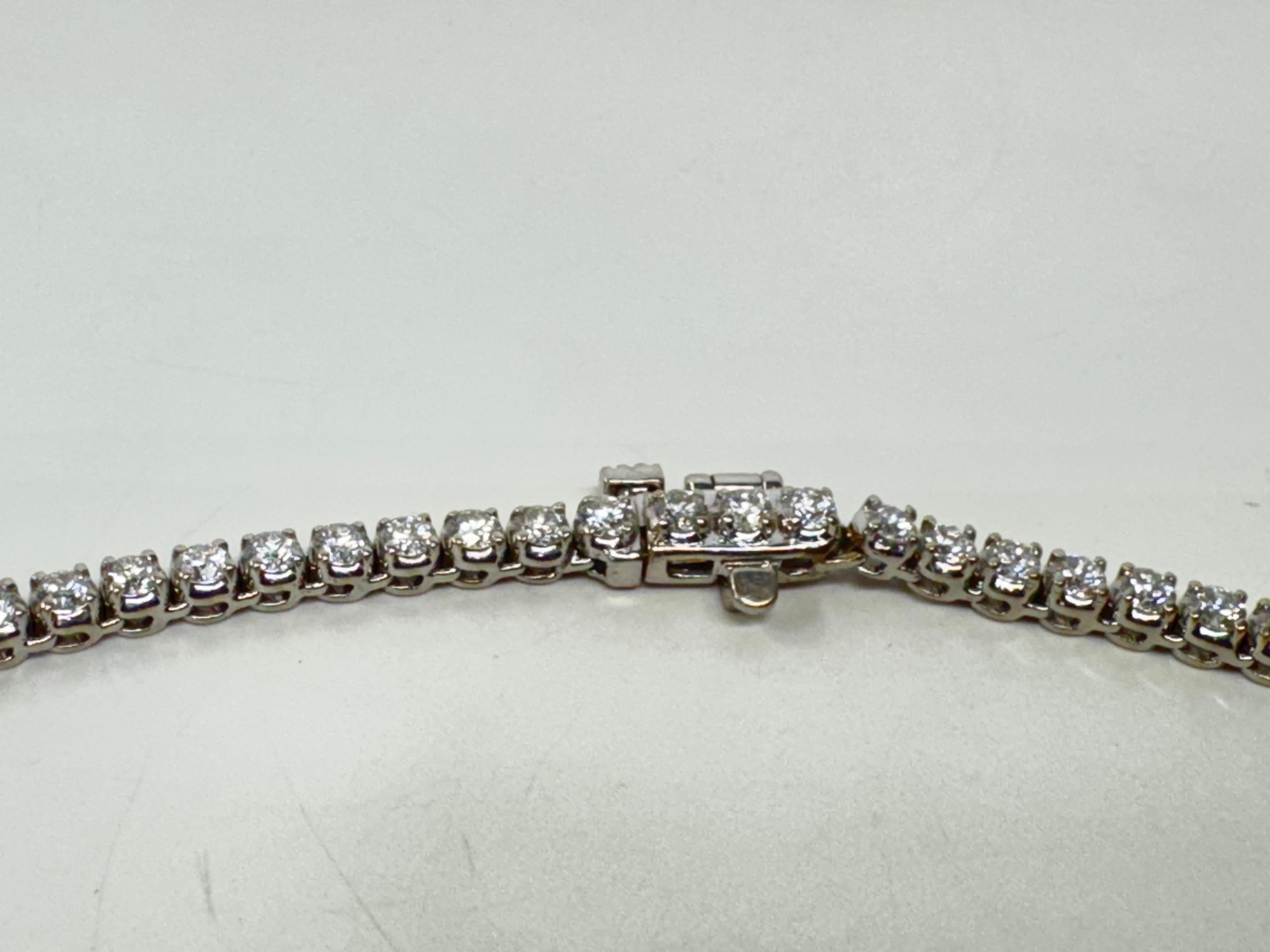 Moderno Collana di diamanti in oro bianco 18k in vendita