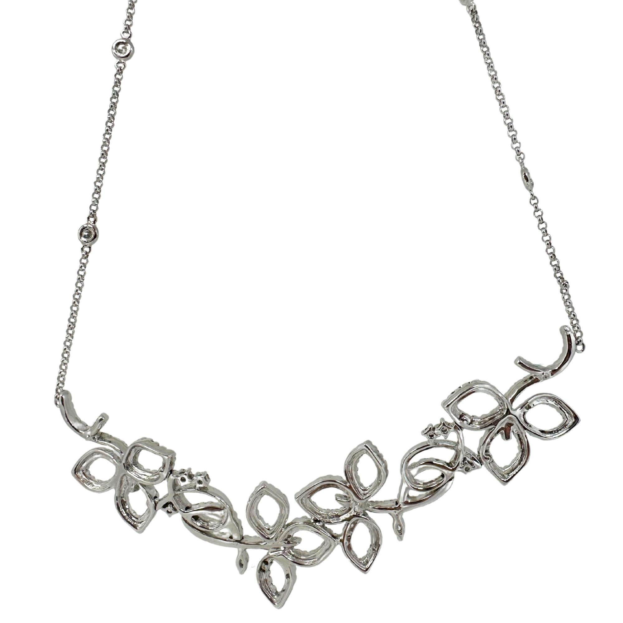 Collar de diamantes de oro blanco de 18 quilates Corte redondo en venta