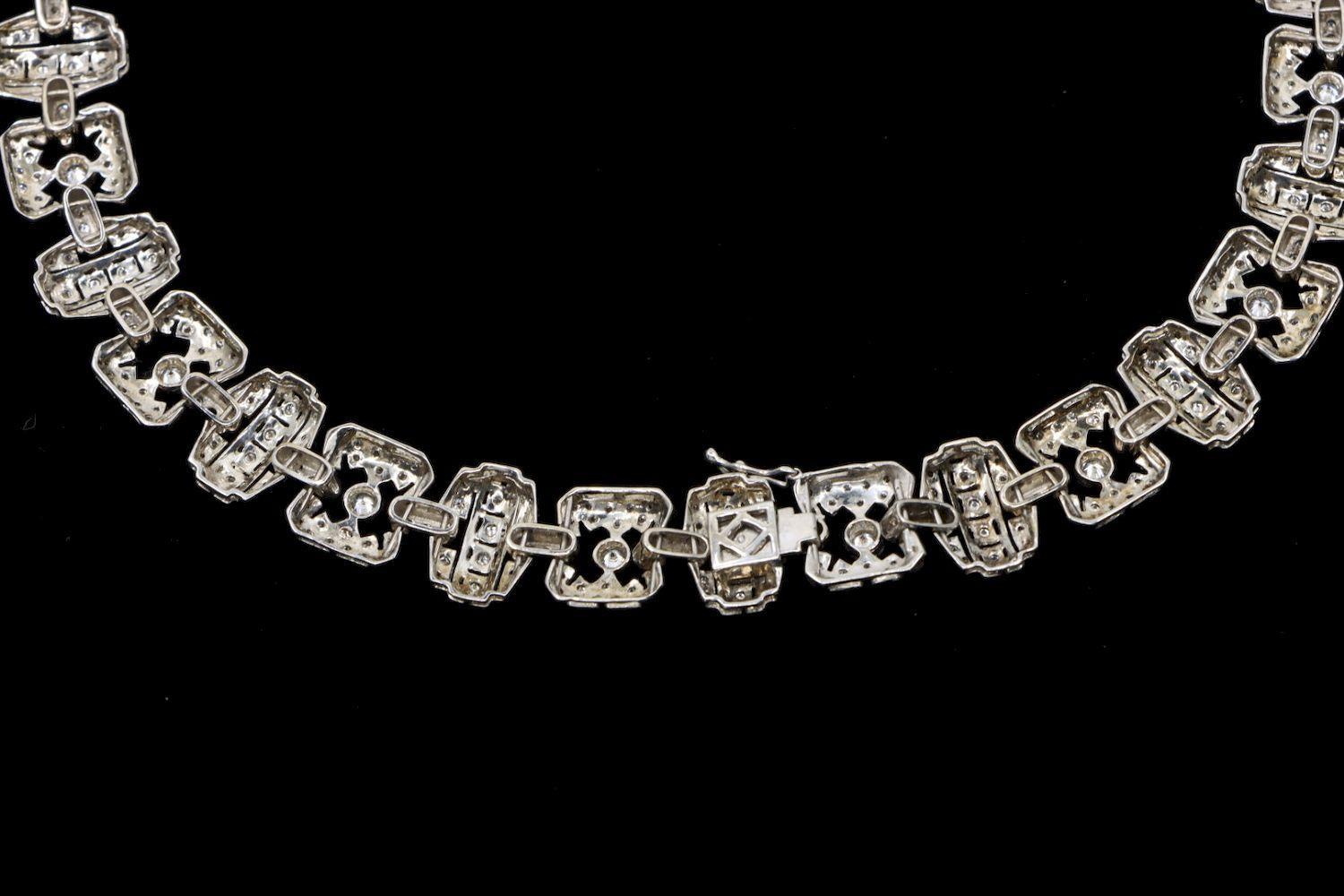 18K White Gold Diamond Necklace For Sale 1