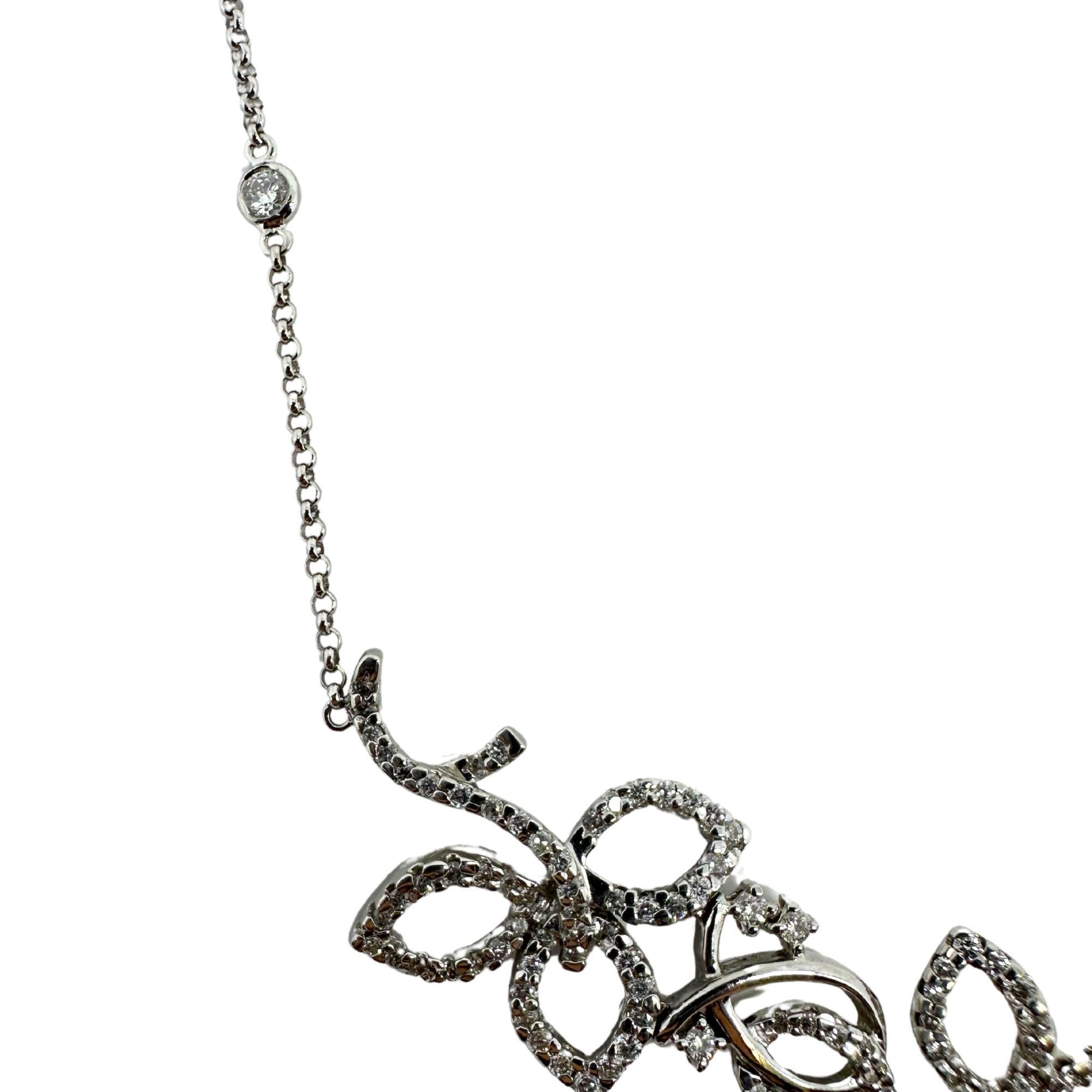 Collar de diamantes de oro blanco de 18 quilates en venta 1