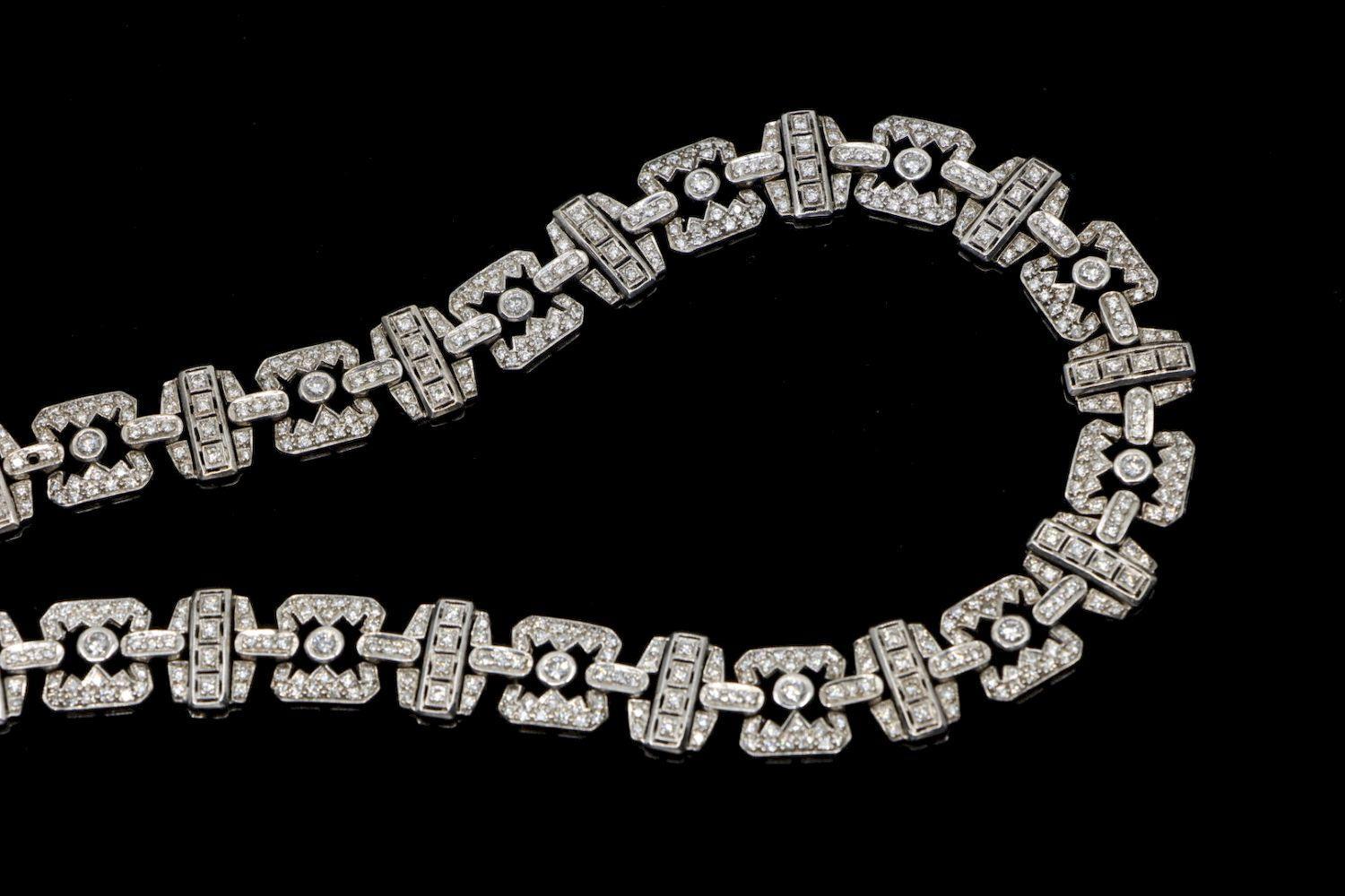 18K White Gold Diamond Necklace For Sale 3