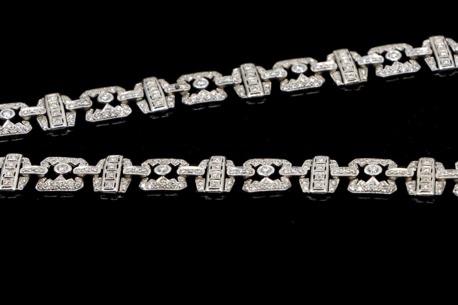18K White Gold Diamond Necklace For Sale 4