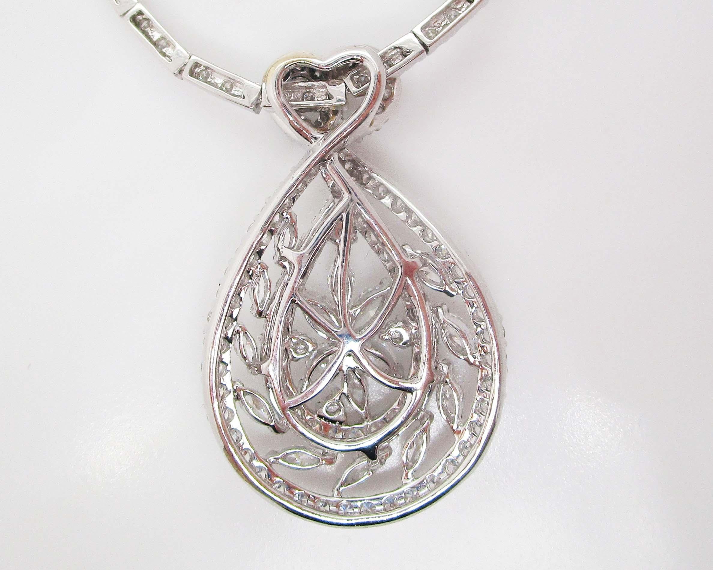 18 Karat Gold Diamond Necklace with Removable 18 Karat Diamond Teardrop Pendant For Sale 5