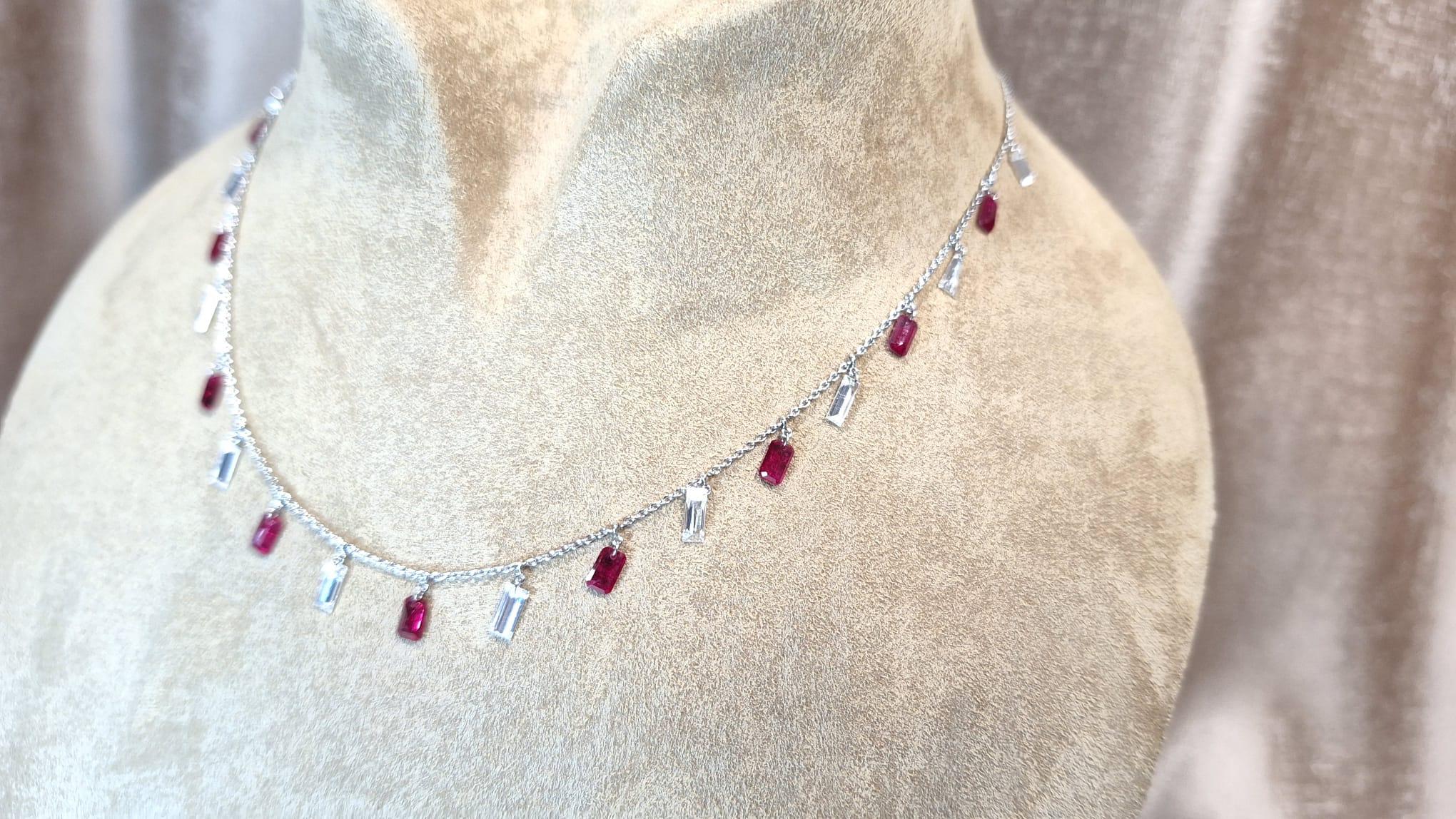 18K White Gold Diamond Necklace with Ruby In New Condition For Sale In Central, HK