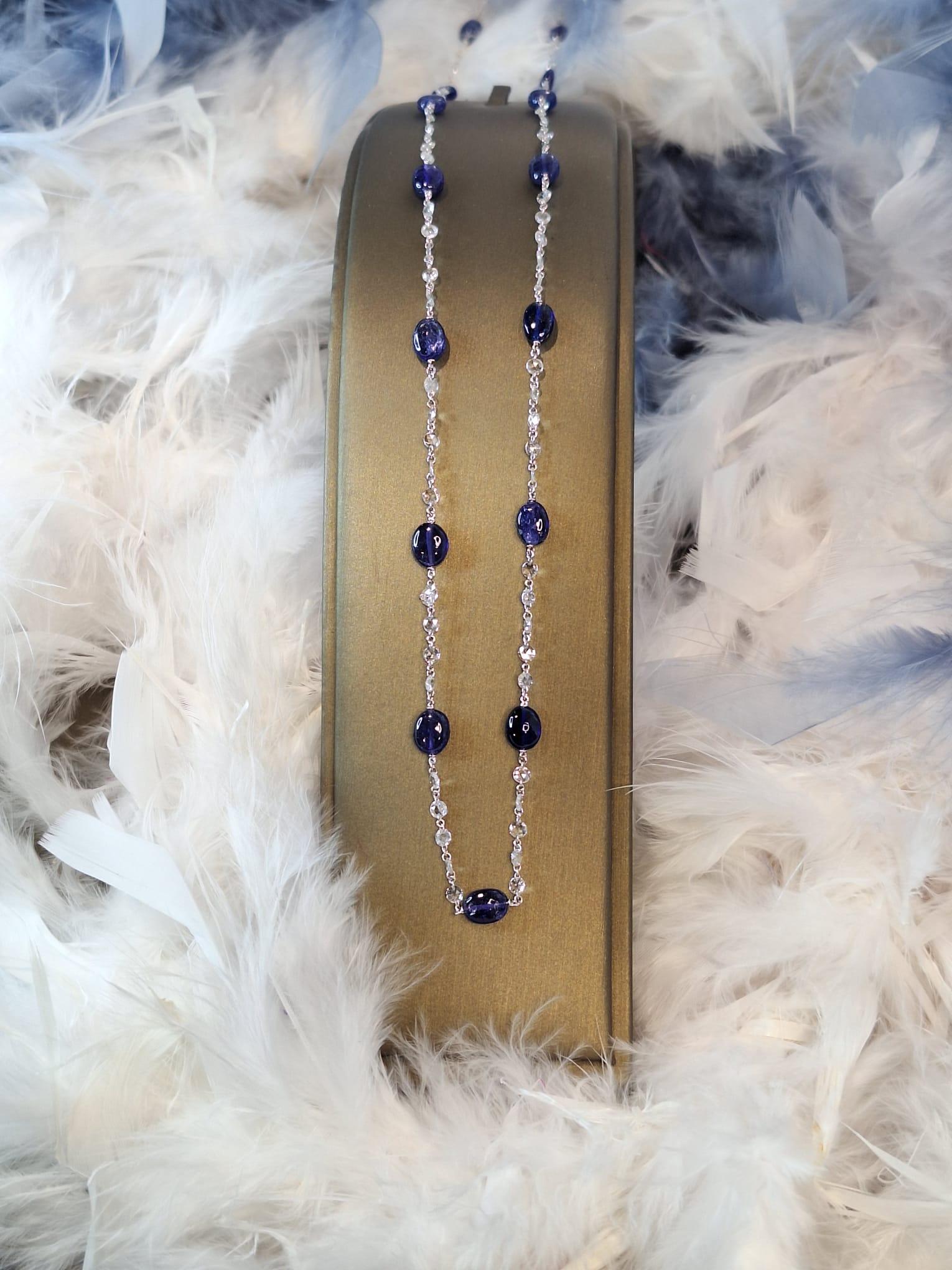 18K White Gold Diamond Necklace with Tanzanite In New Condition For Sale In Central, HK