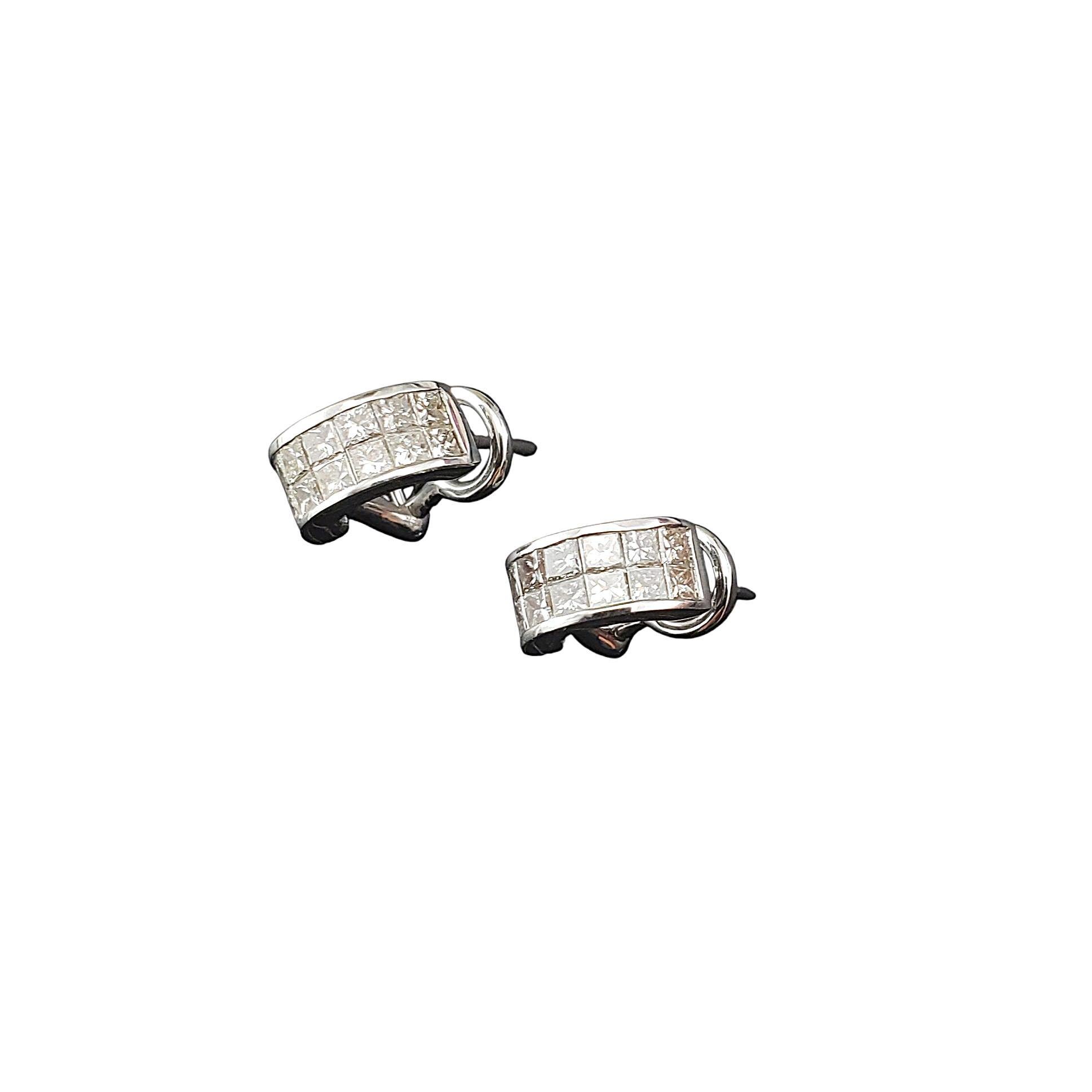 18 Karat Weißgold & Diamant Omega-Ohrringe mit Rückenlehne #21695 (Zeitgenössisch) im Angebot