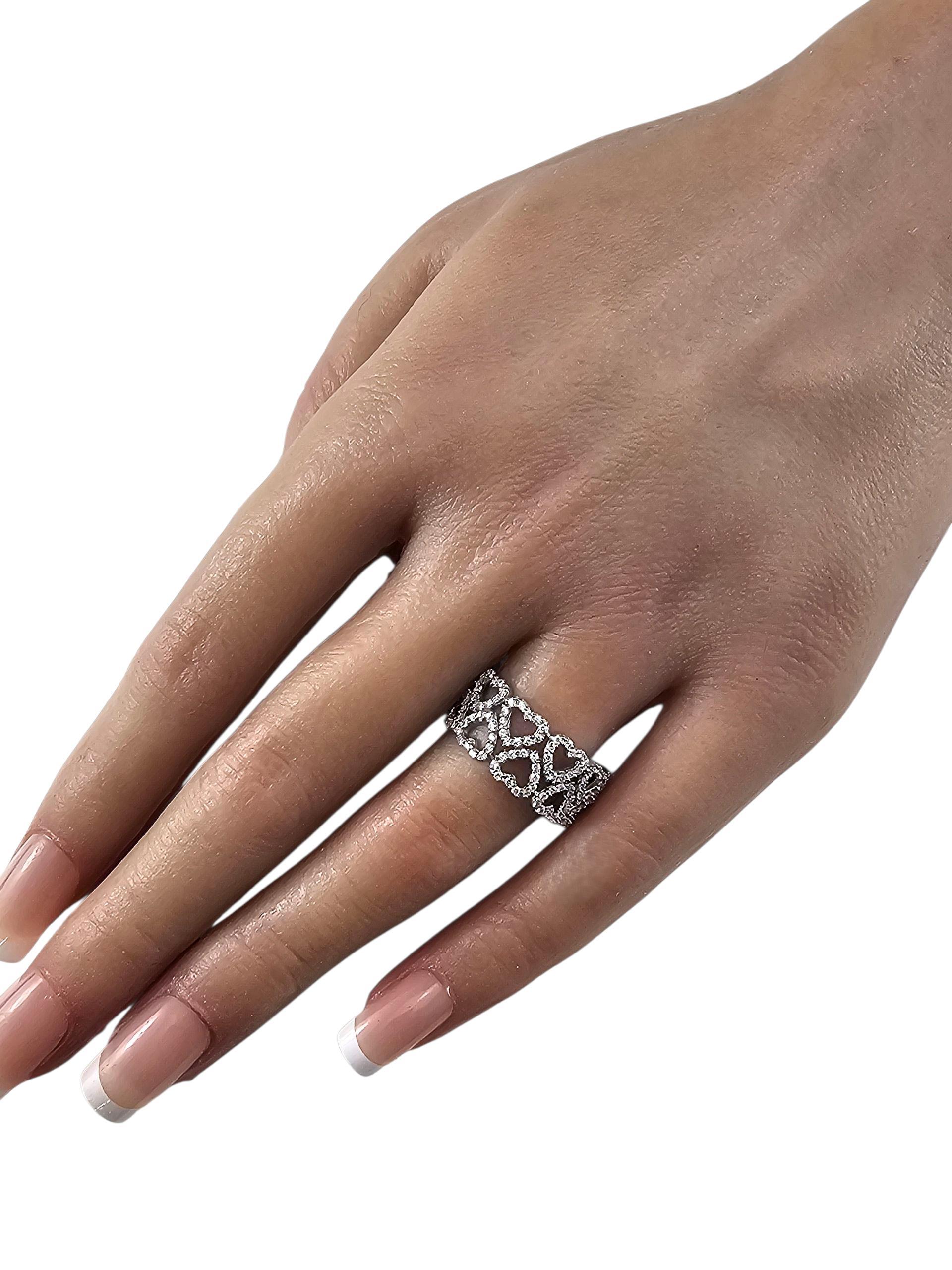 Bague à cœur ouvert en or blanc 18K avec diamants Taille 8 #23553 en vente 1