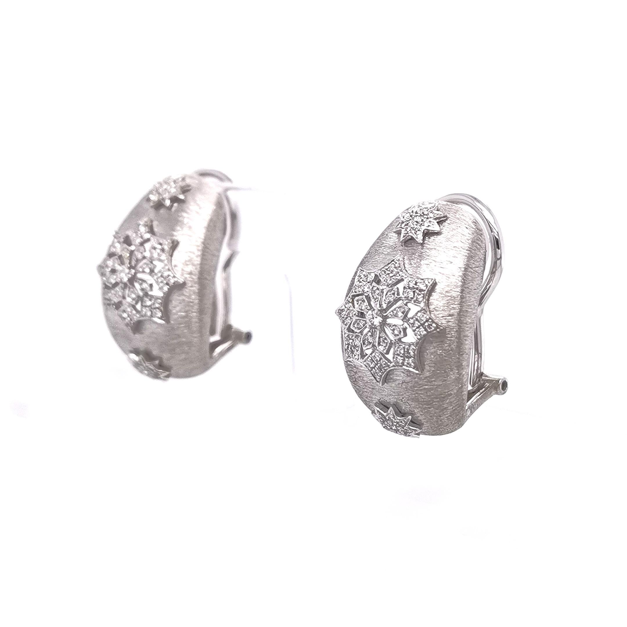 18 Karat Weißgold Diamant-Ohrringe mit durchbrochener Oberfläche in florentinischem Finish (Kunsthandwerker*in)