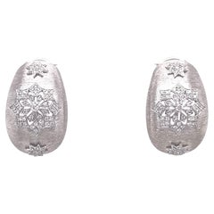 18 Karat Weißgold Diamant-Ohrringe mit durchbrochener Oberfläche in florentinischem Finish