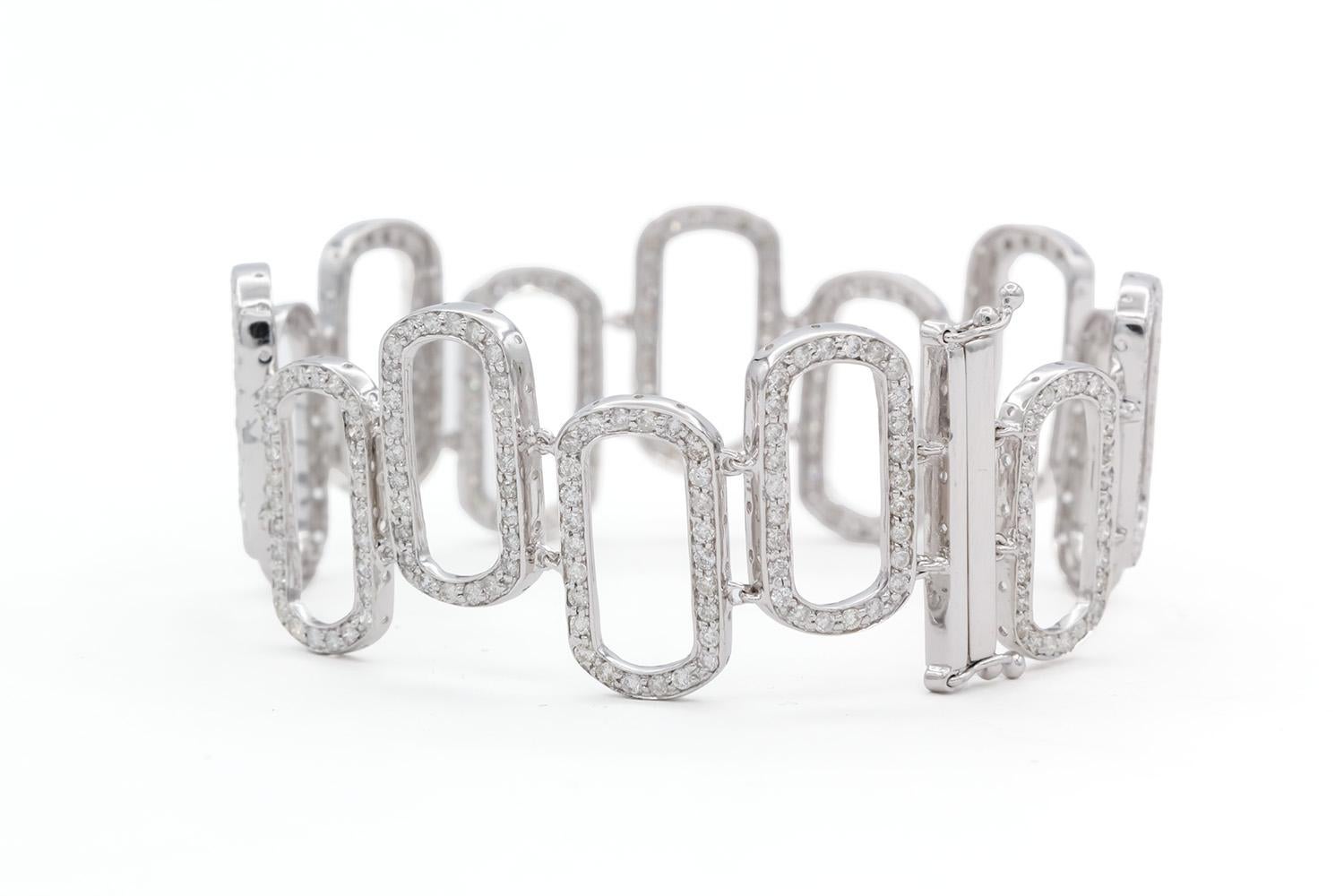 18k White Gold & Diamond Oval Link Bracelet 4.20ctw G-H/VS2-SI1 In Excellent Condition For Sale In Tustin, CA
