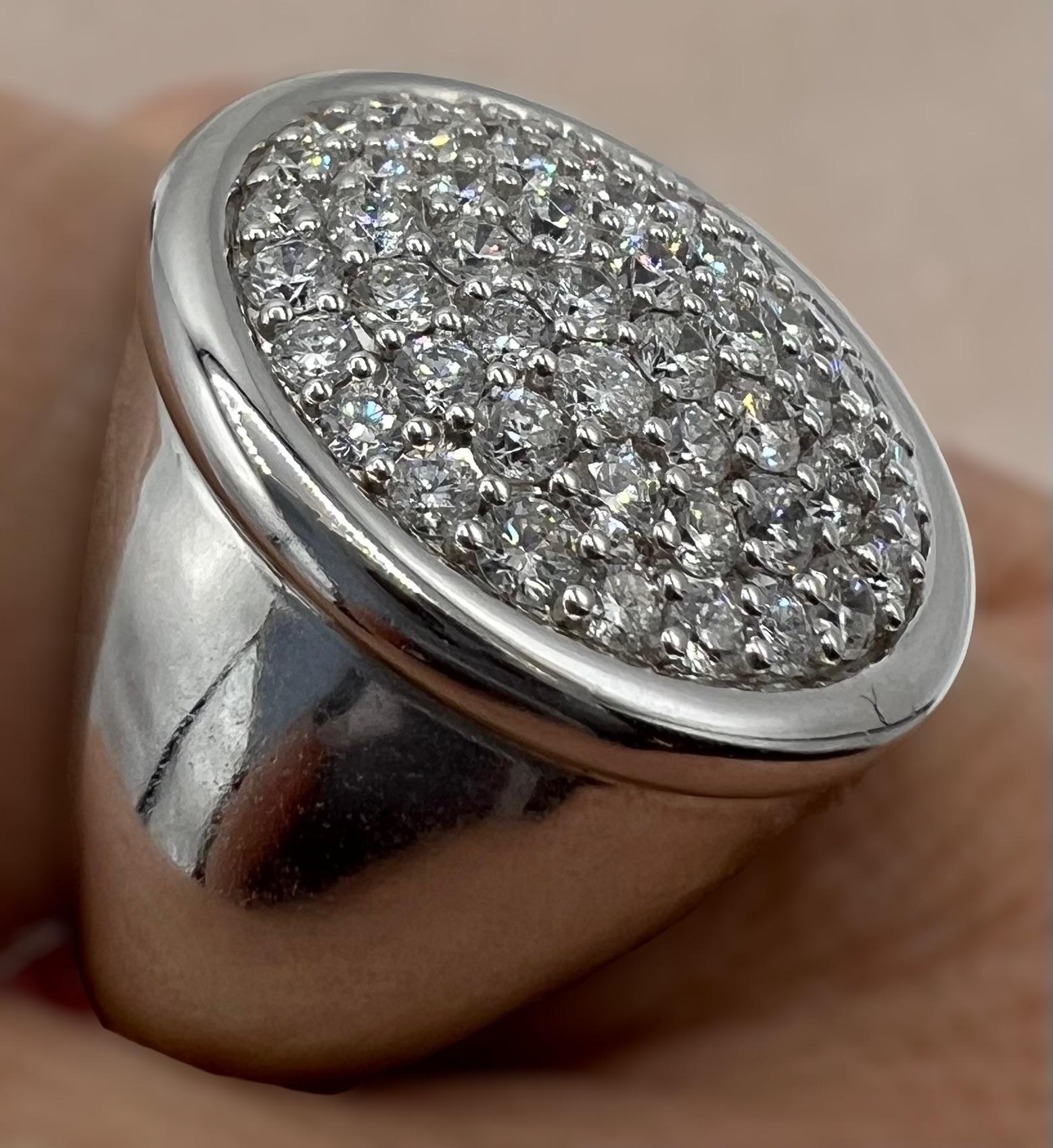 18k White Gold Diamond Pave Cocktail Ring In Good Condition In SAINT-OUEN-SUR-SEINE, FR