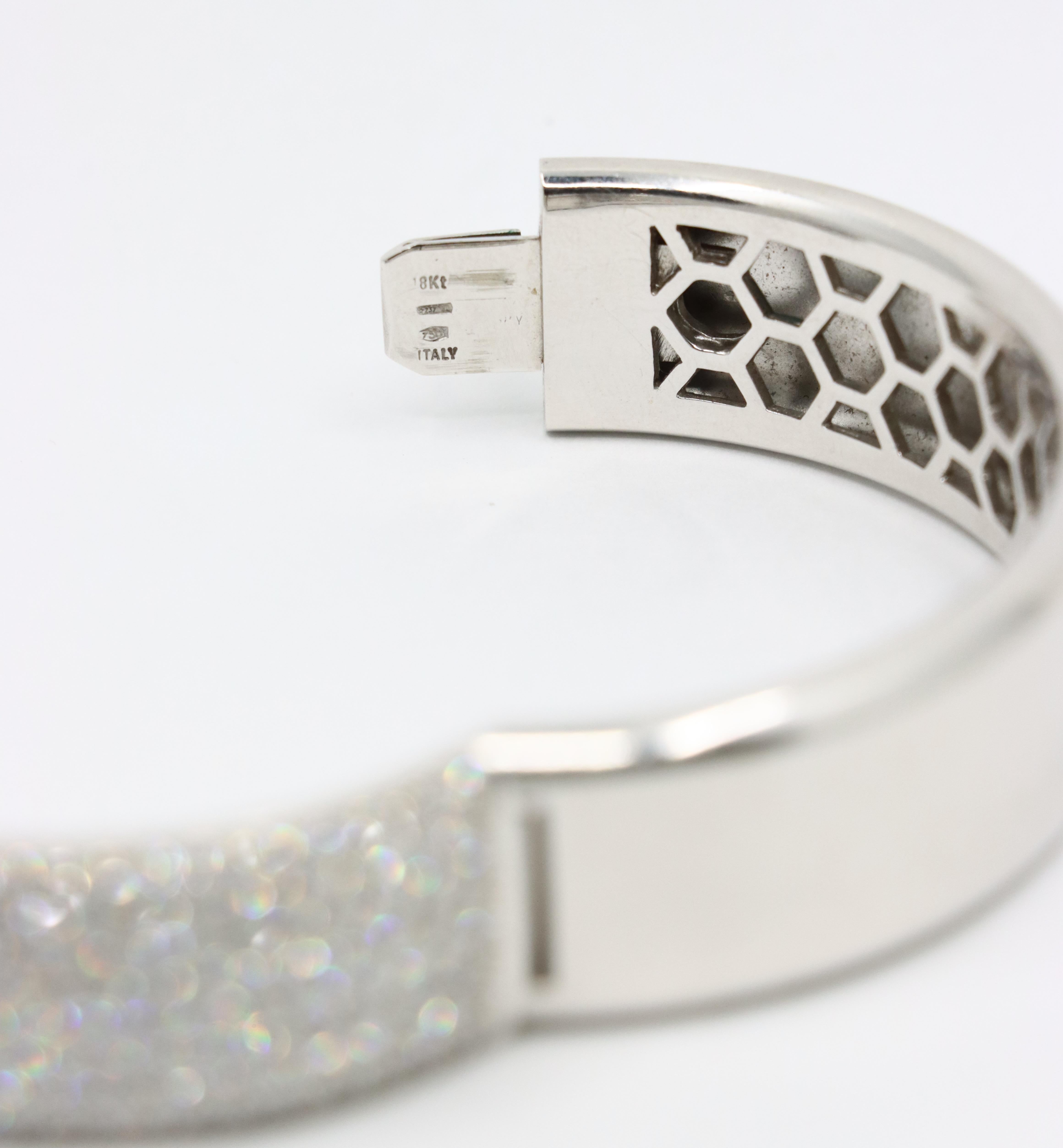 Bracciale con pavé di diamanti in oro bianco 18 carati in vendita 7