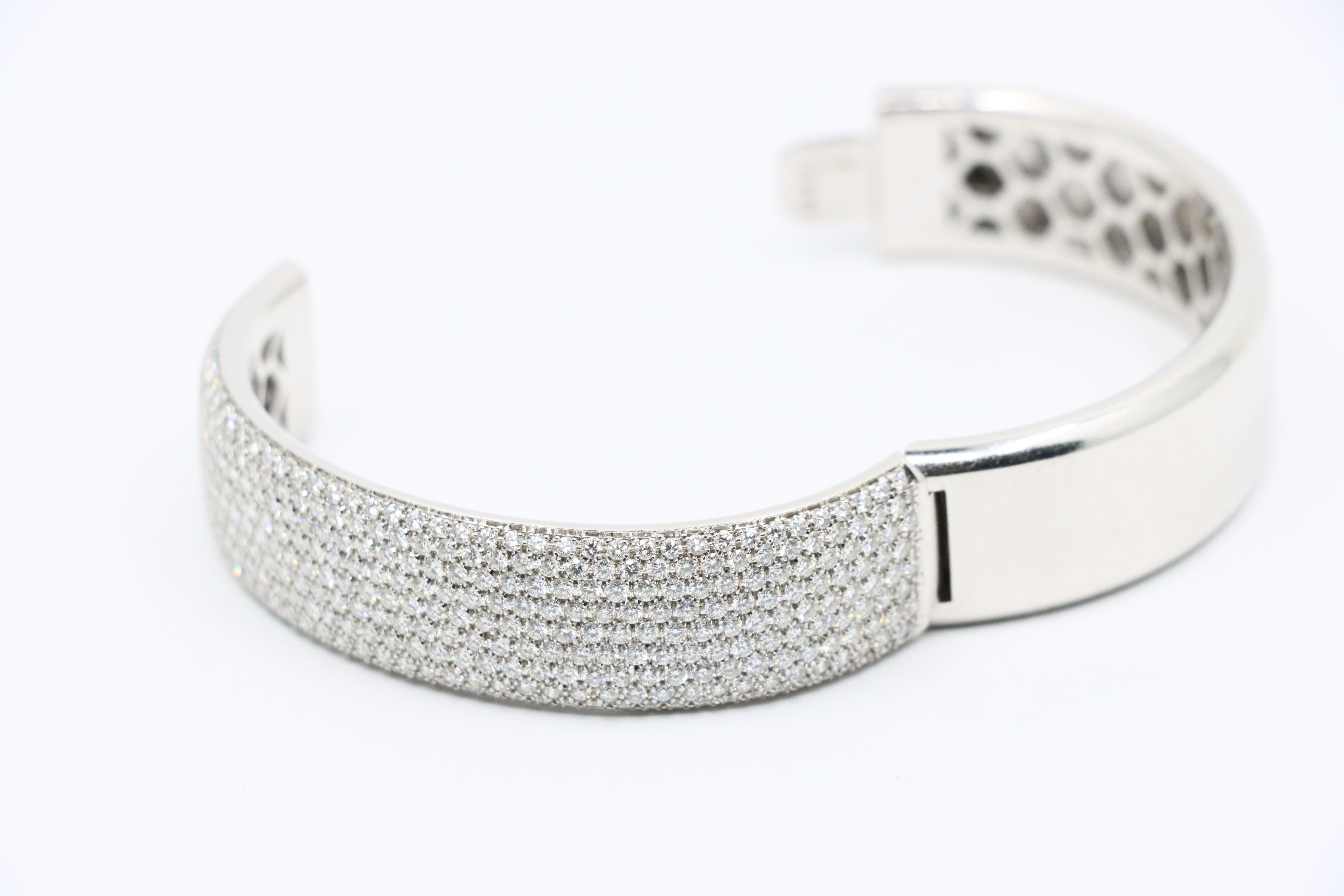 Bracciale con pavé di diamanti in oro bianco 18 carati in vendita 9