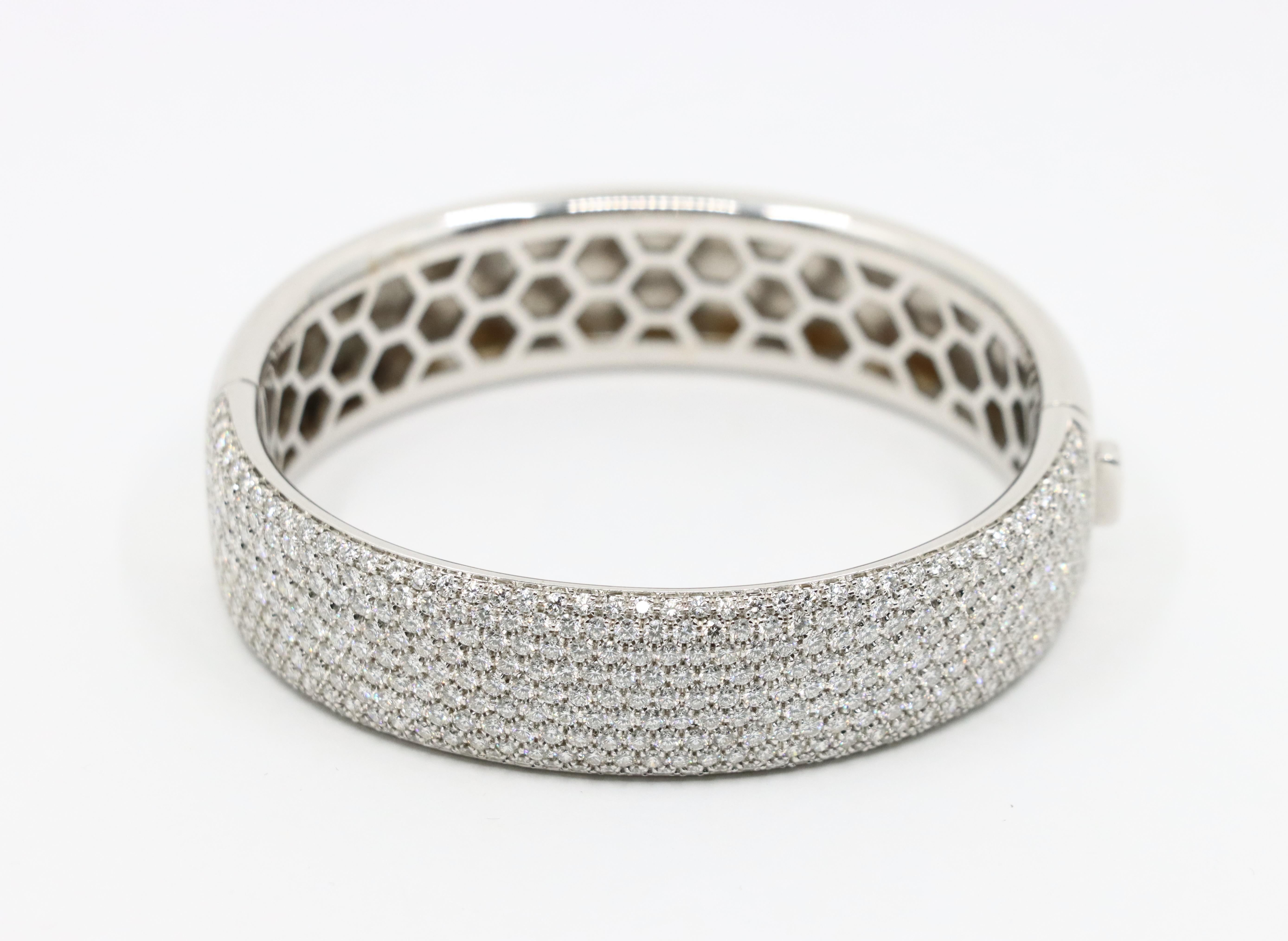 Bracciale con pavé di diamanti in oro bianco 18 carati in vendita 3