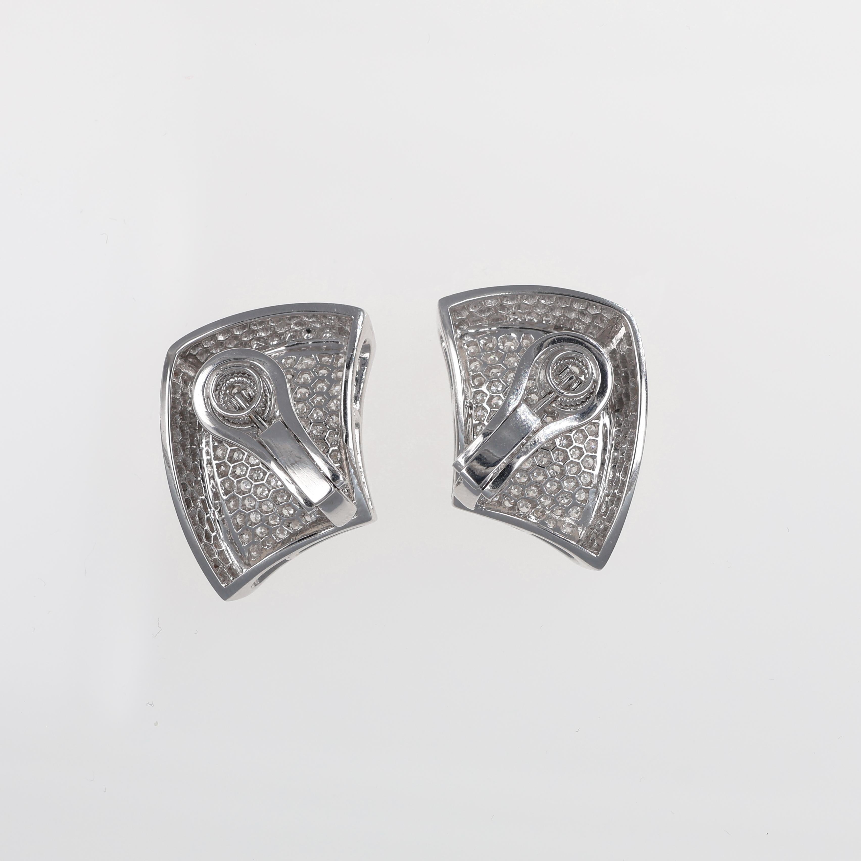 Brilliant Cut 18K White Gold Diamond Pavé Square Stud Earrings For Sale