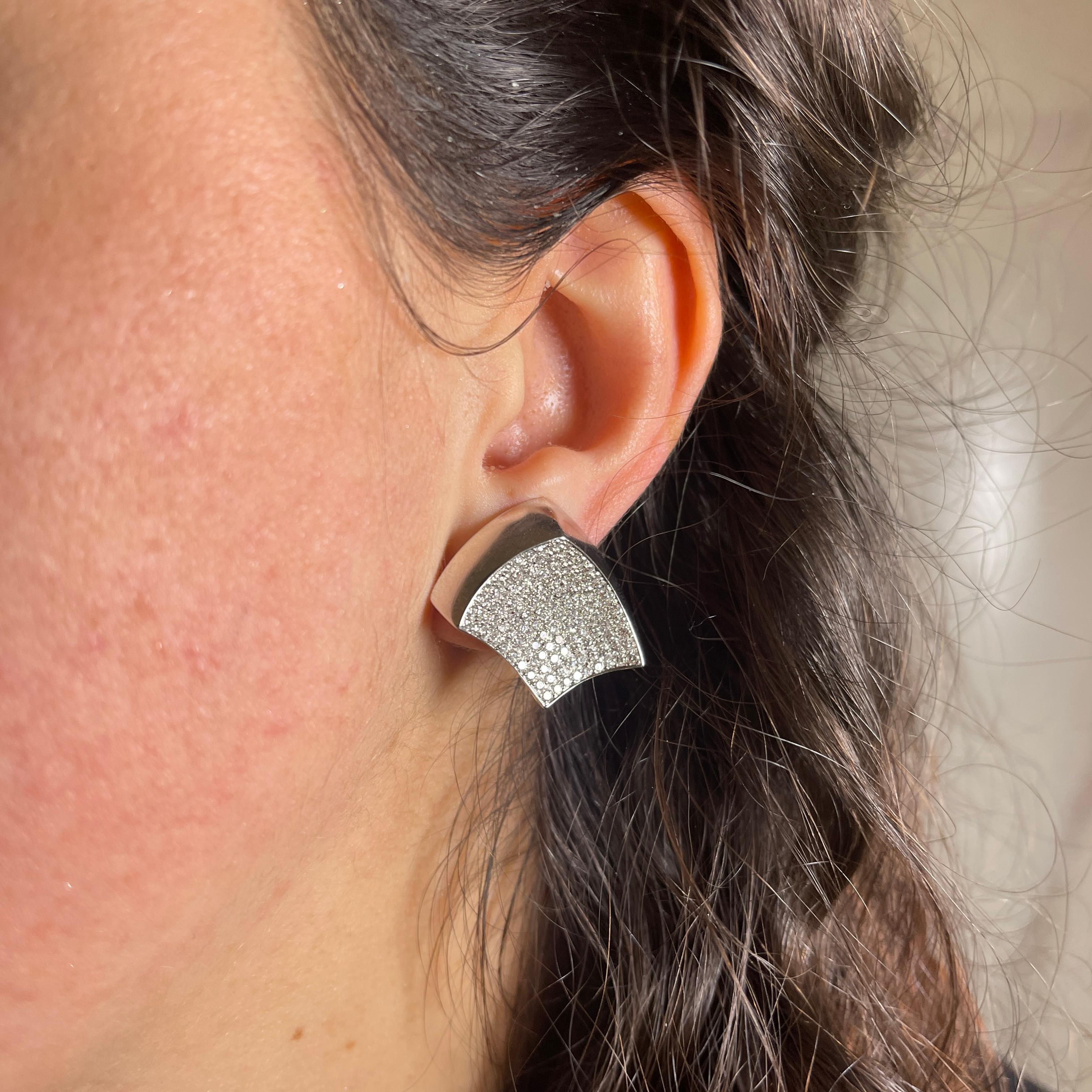 18K White Gold Diamond Pavé Square Stud Earrings For Sale 1