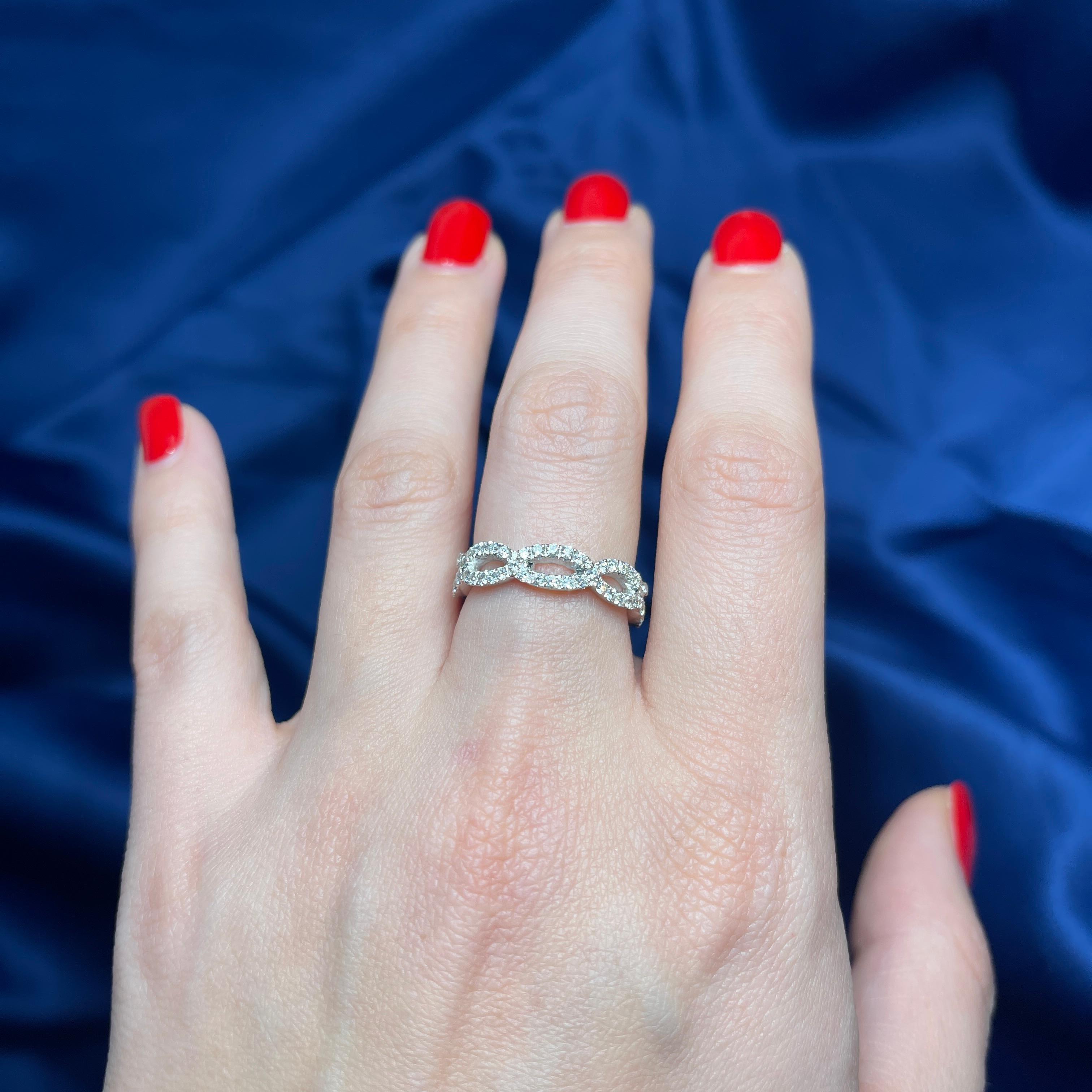 18K White Gold Diamond Pavé Wave Band Ring For Sale 5