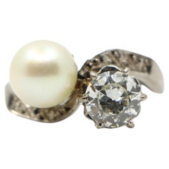 18K White Gold Diamond Pearl Toi Et Moi Ring