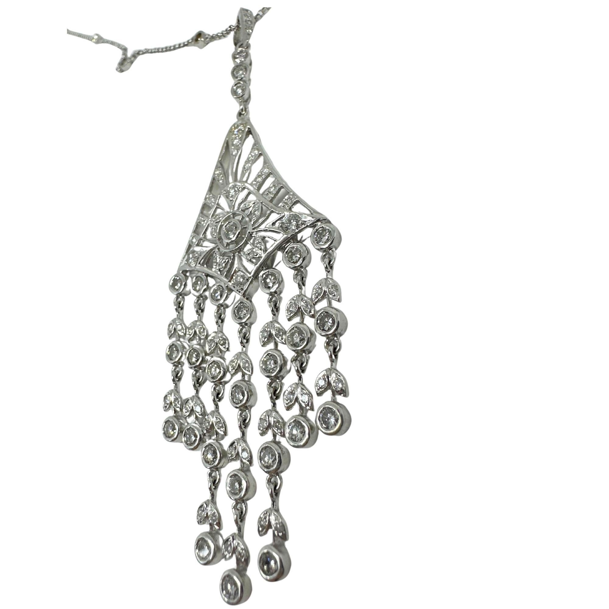 18K White Gold Diamond Pendant Chandelier Necklace For Sale 2