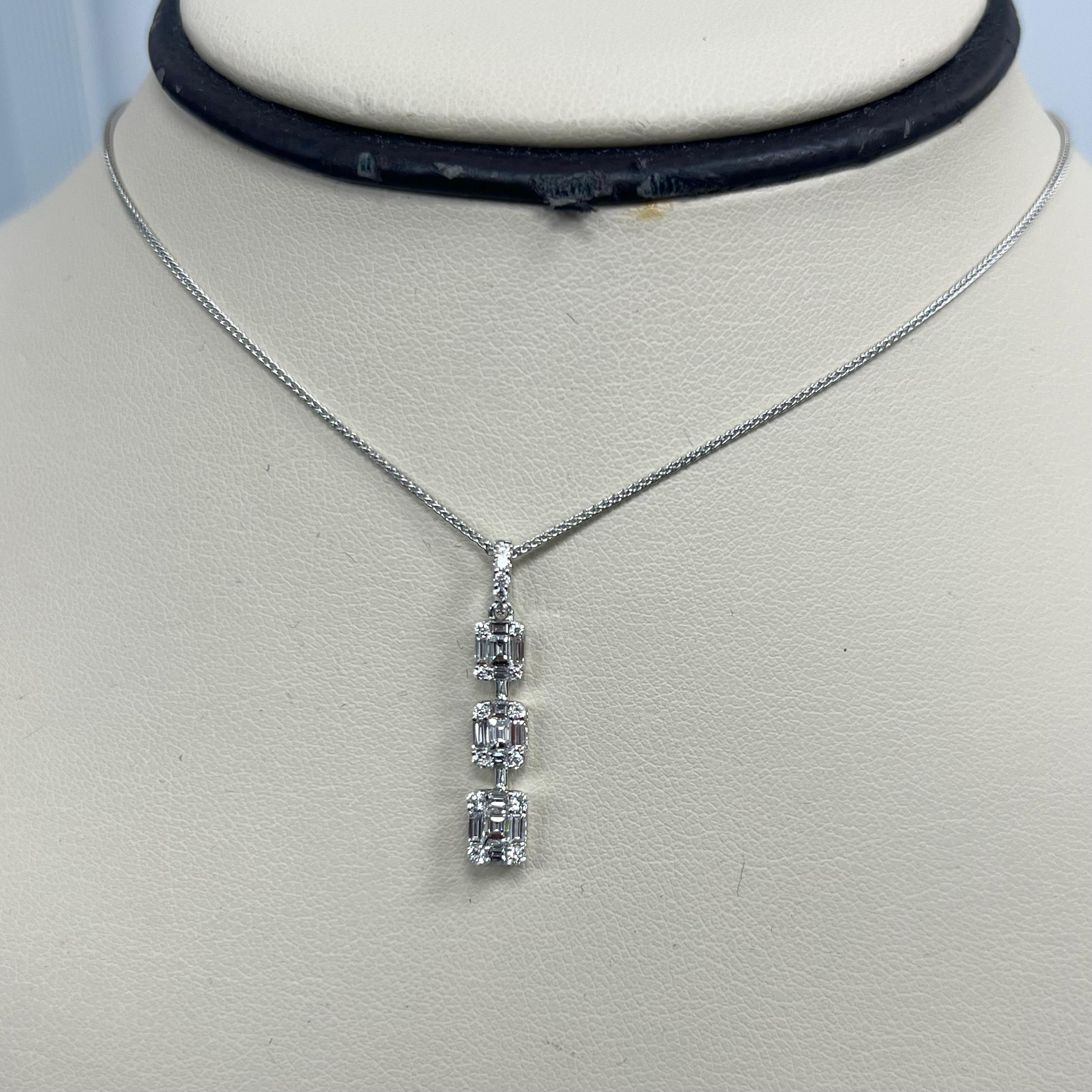 Contemporaneo Ciondolo con diamante in oro bianco 18 carati in vendita