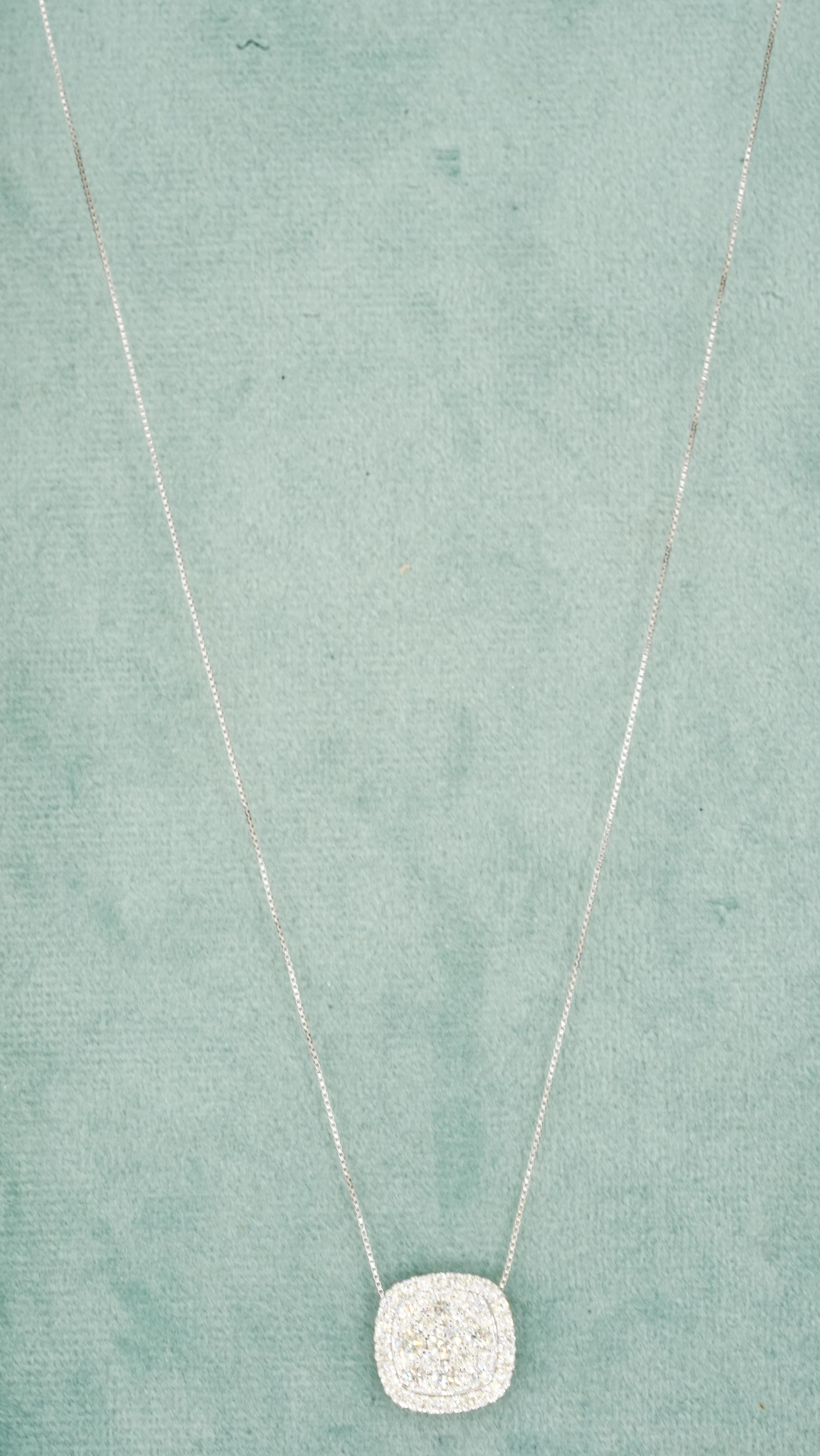 Round Cut 18K White Gold Diamond Pendant Necklace For Sale