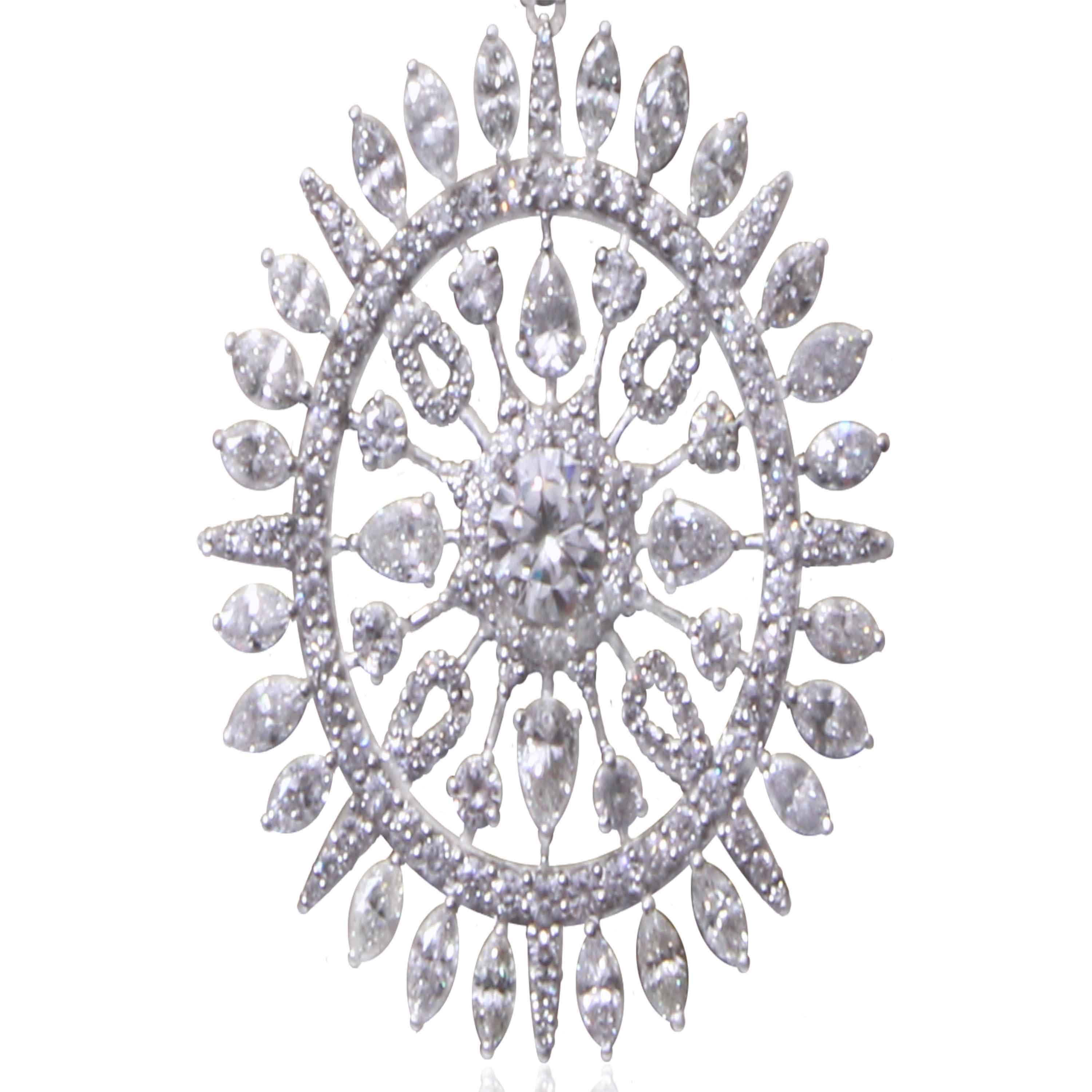 Modern 18K White Gold Diamond Pendant Necklace For Sale