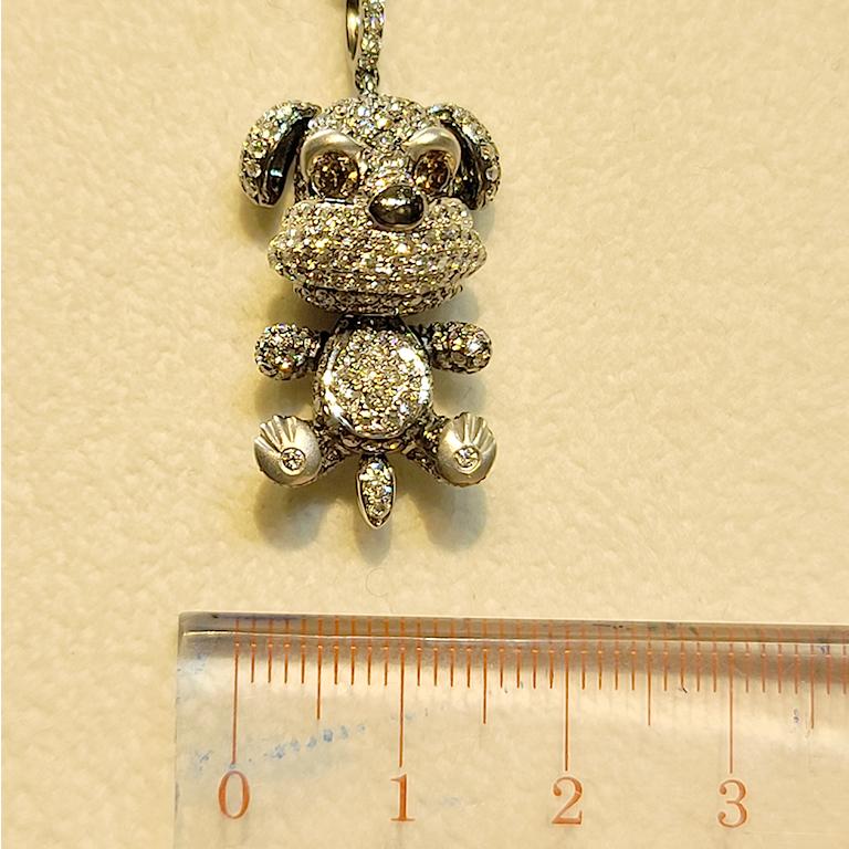 18 Karat White Gold Diamond Pendant with Chain In New Condition For Sale In Central, HK