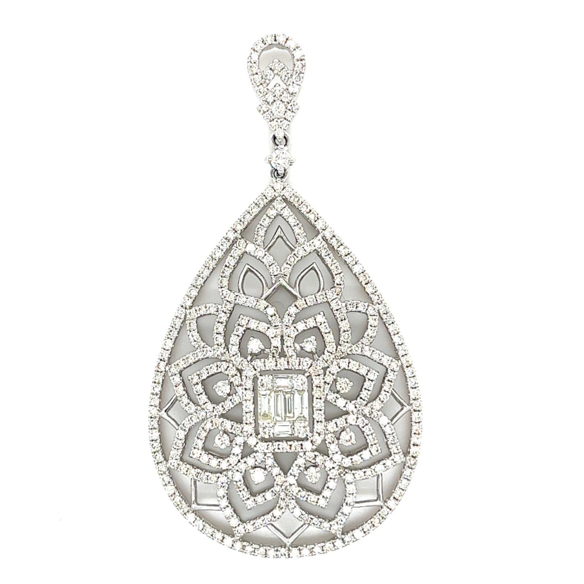 18K White Gold Diamond Radiant Pendant

18K White Gold - 13.414 GM
372 Diamonds - 3.77 CT

Althoff Jewelry's captivating diamond pendant exudes timeless elegance. Crafted with the finest natural diamonds and precious platinum, this striking piece