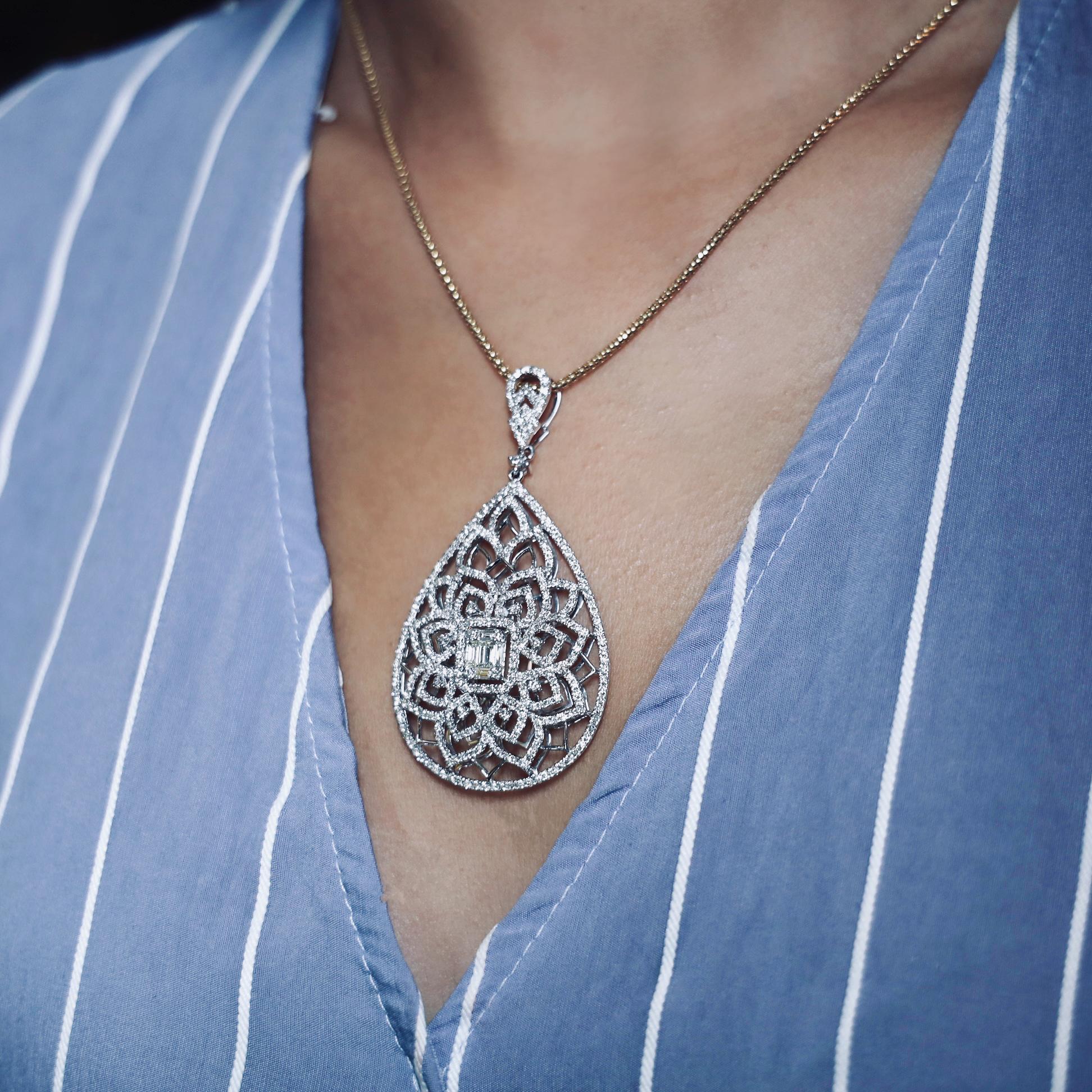 Modern 18K White Gold Diamond Radiant Pendant For Sale