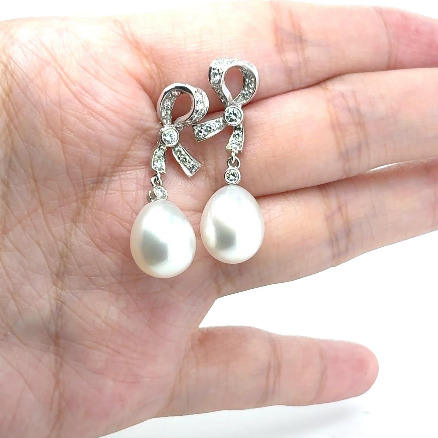 18k White Gold Diamond Ribbon Earrings For Sale 3