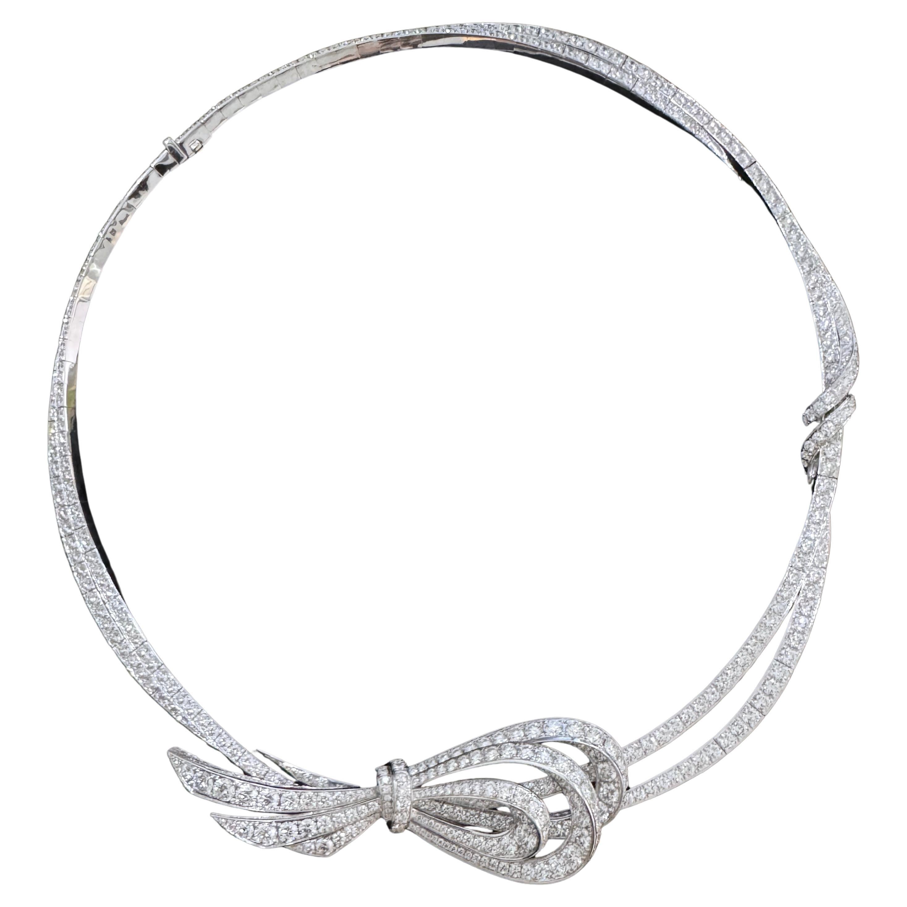 18k White Gold Diamond Ribbon Necklace For Sale