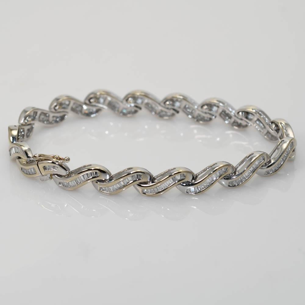 Pulsera Estilo Cinta de Diamantes de Oro Blanco de 18K 2.00ct en Excelente estado para la venta en Laguna Beach, CA