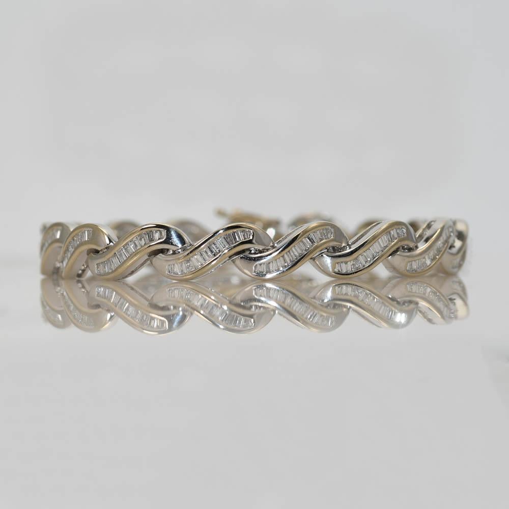Pulsera Estilo Cinta de Diamantes de Oro Blanco de 18K 2.00ct en venta 2