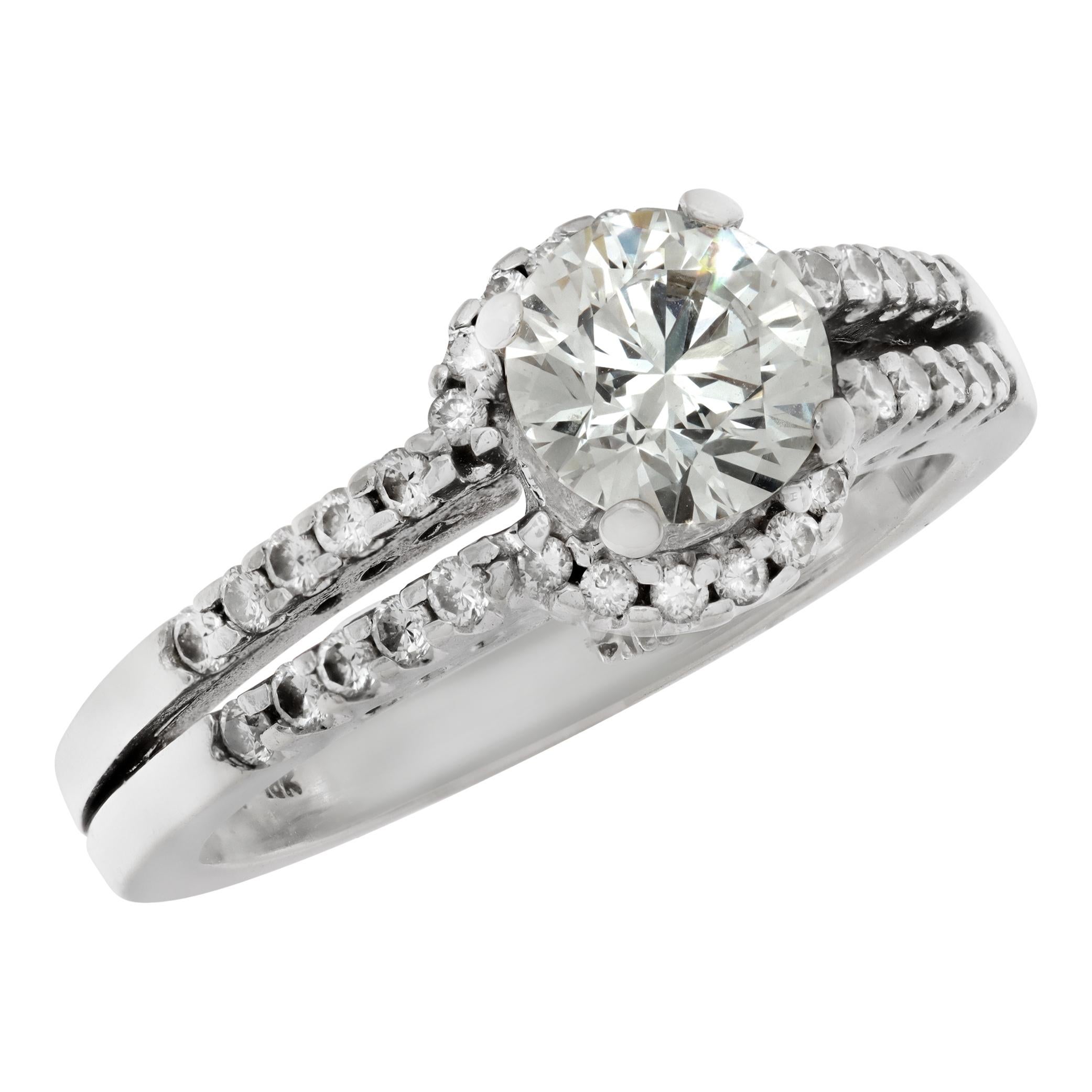 18K Weißgold Diamantring im Zustand „Hervorragend“ im Angebot in Surfside, FL