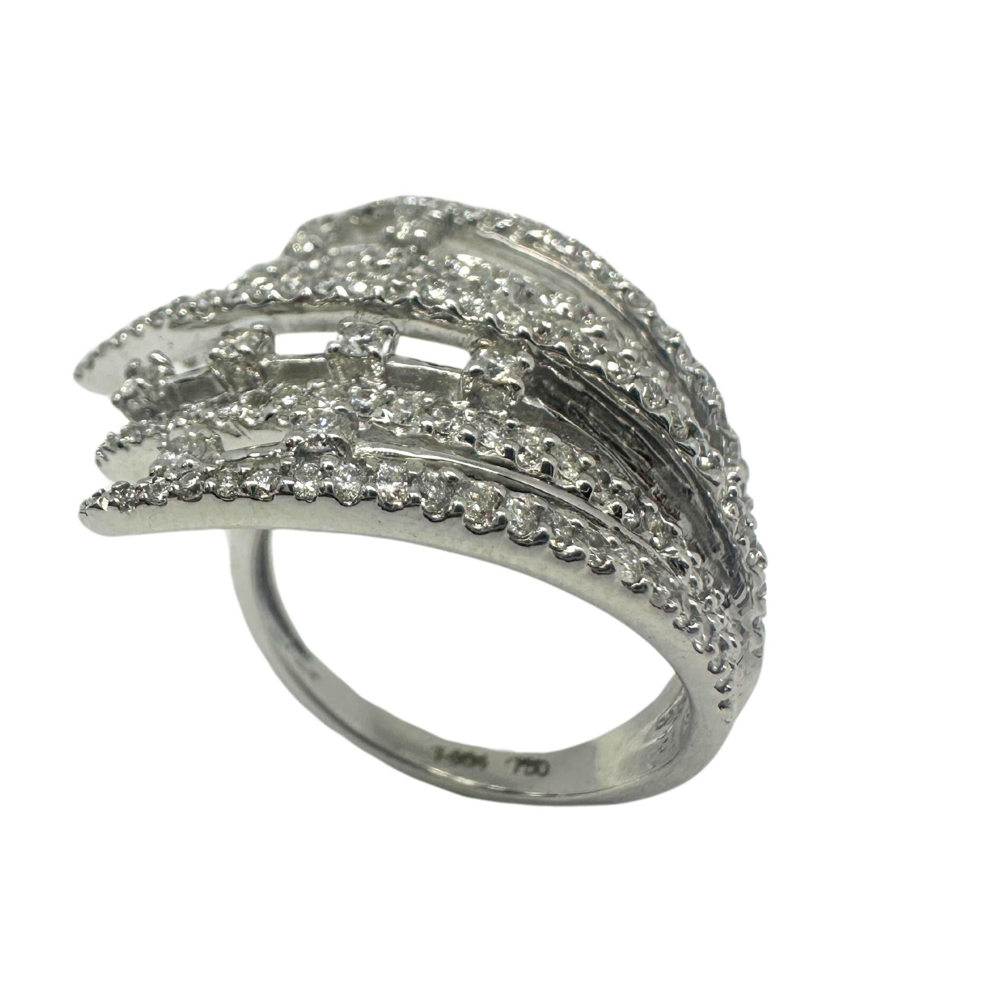 Bague en or blanc 18k avec diamant Bon état - En vente à New York, NY