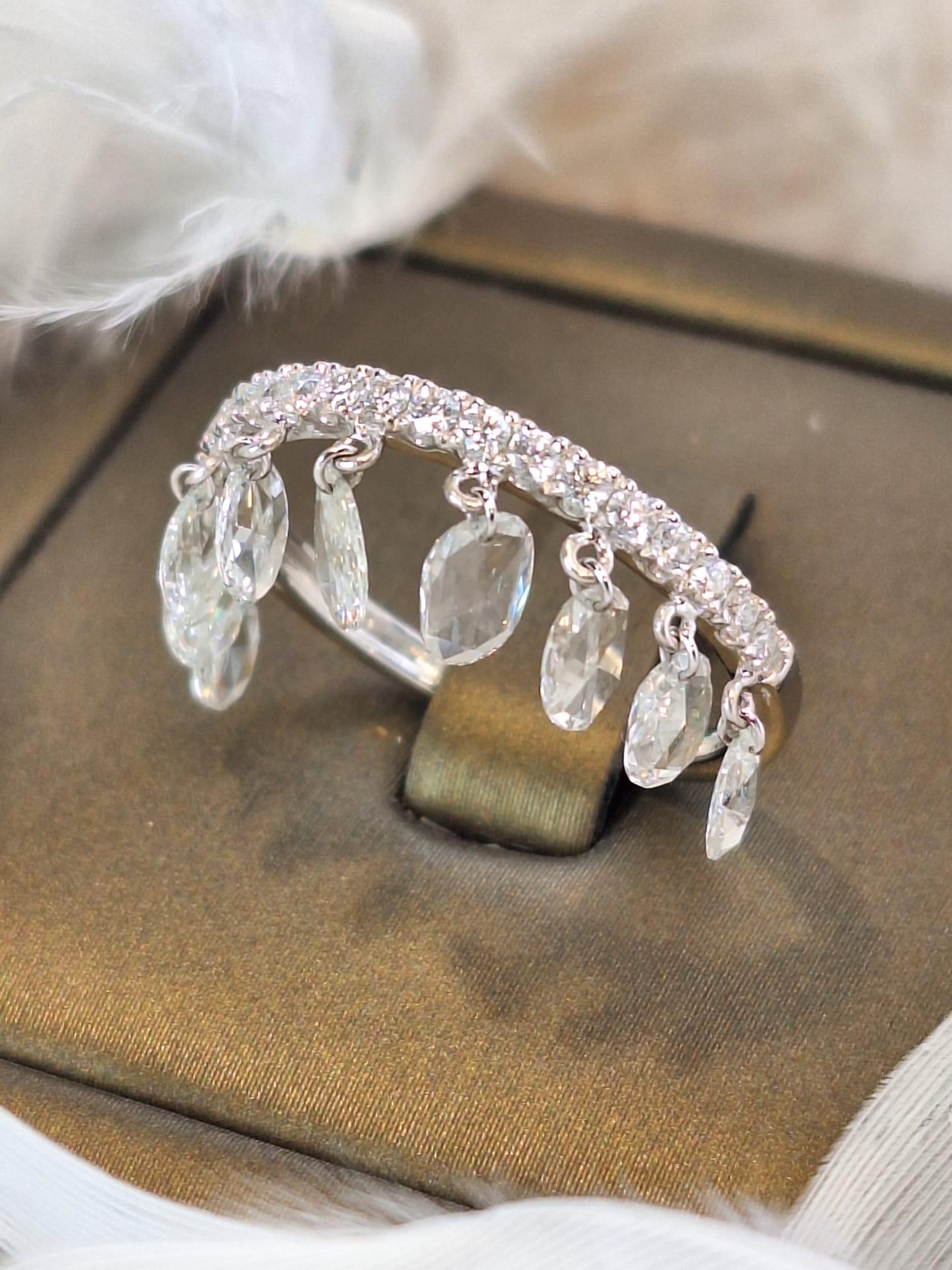 18K White Gold Diamond Ring In New Condition For Sale In Central, HK