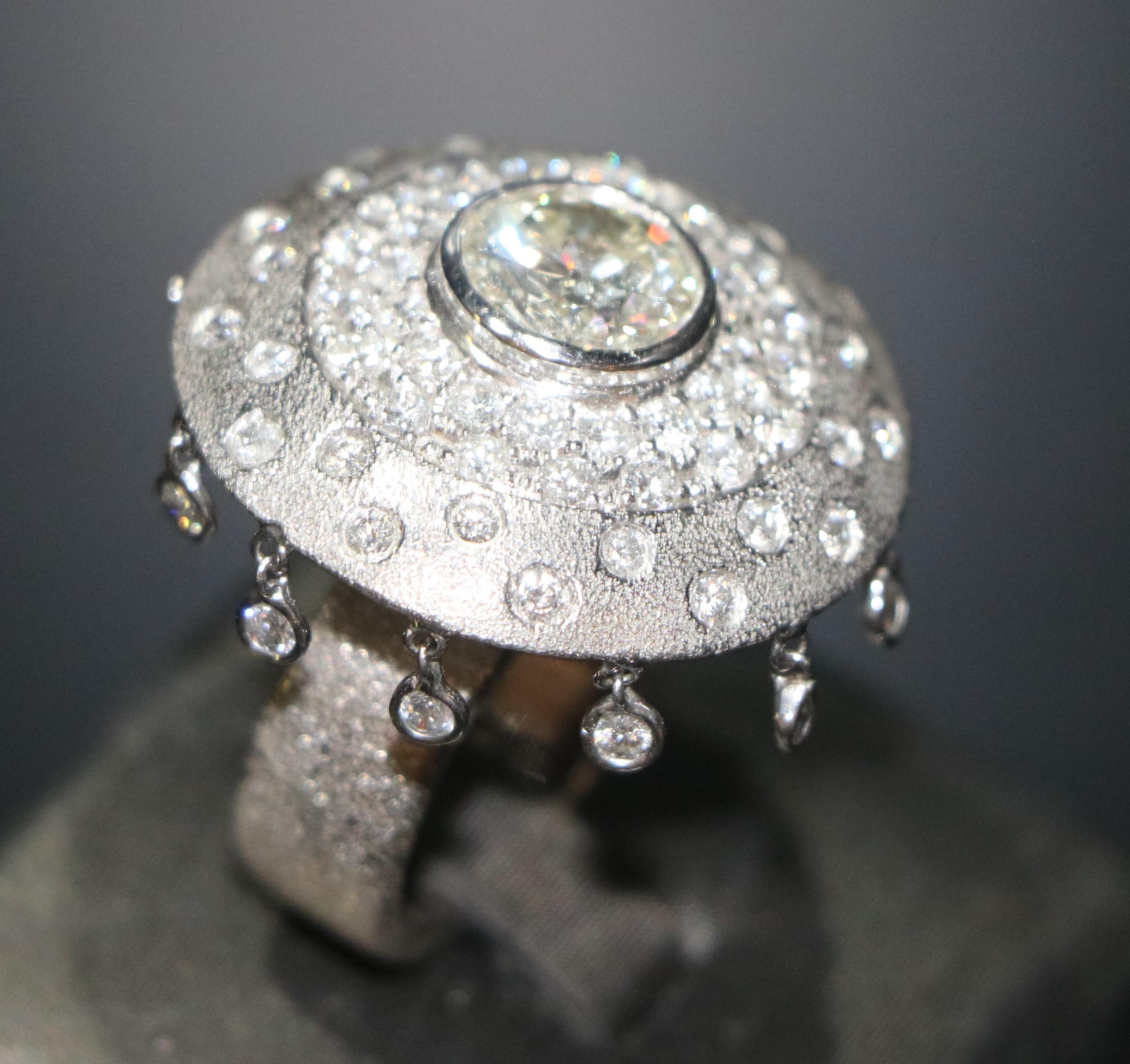 Bague en or blanc 18K avec diamant Pour femmes en vente